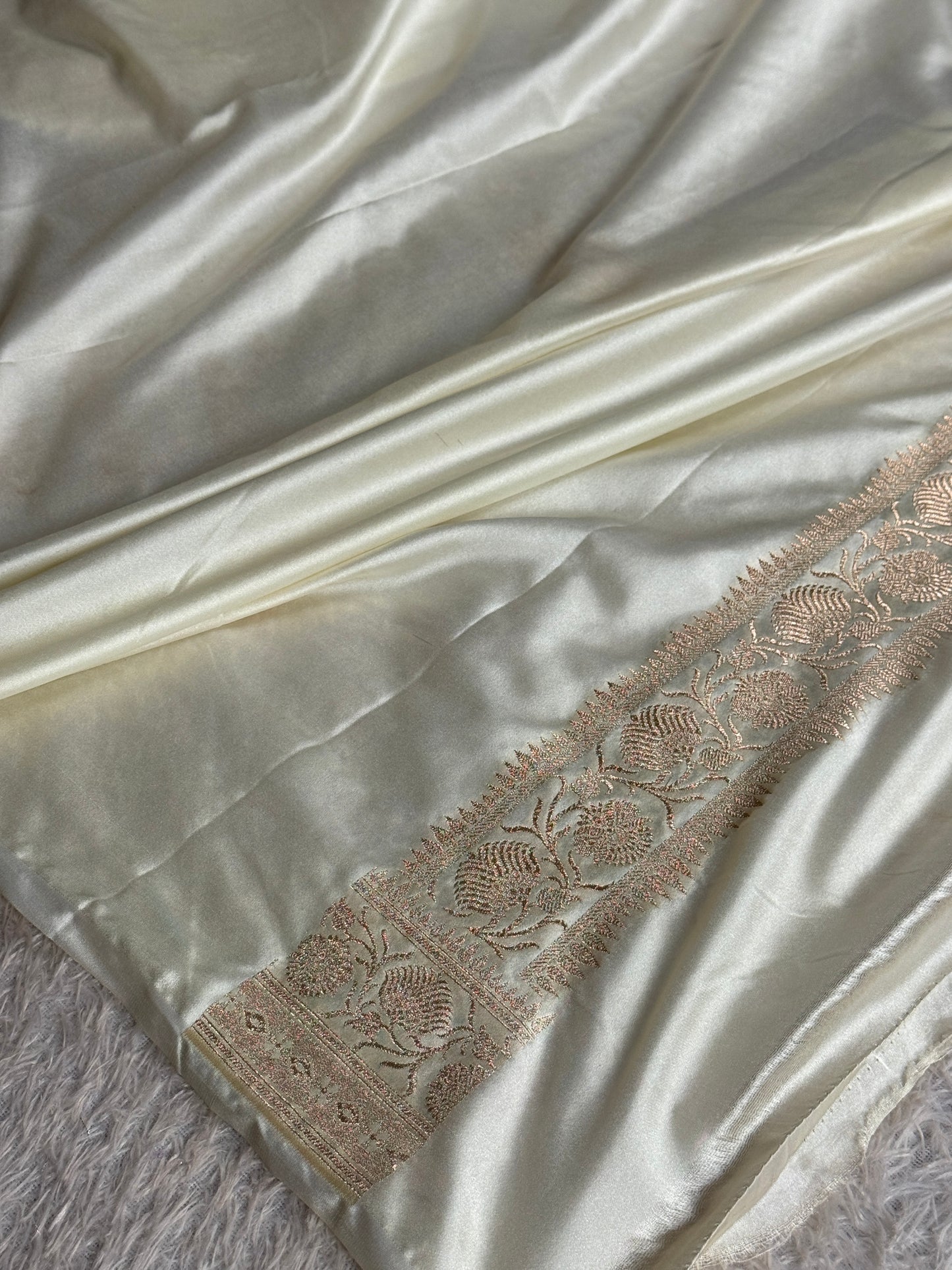 Royal blue with off white colour premium Banarasi Mashru katan silk saree MK355
