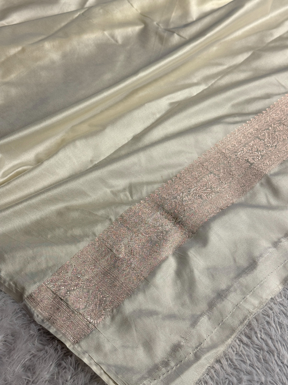 Purple with off white colour premium Banarasi Mashru katan silk saree MK313