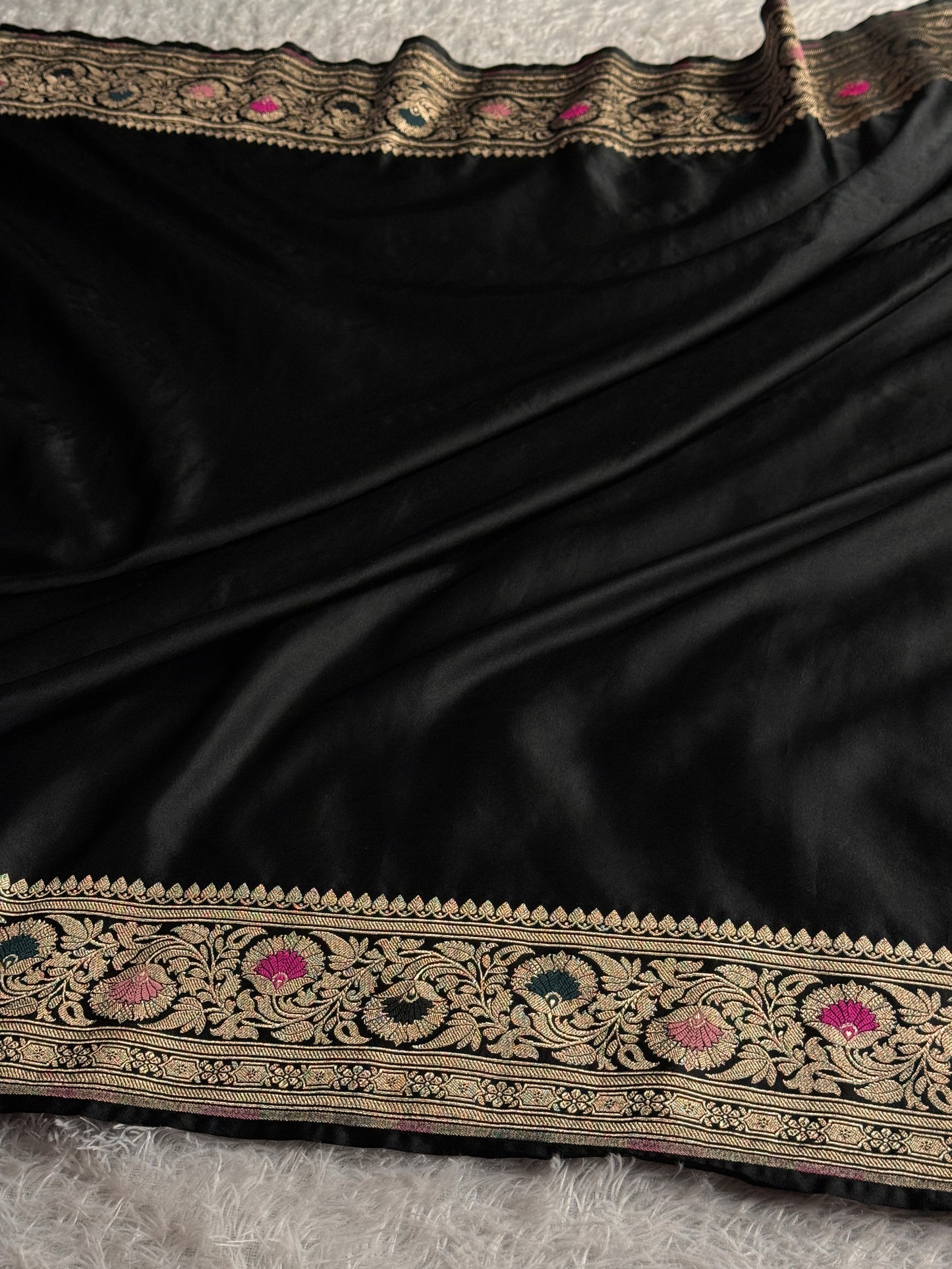 Black colour premium Banarasi Mashru katan silk saree MK321