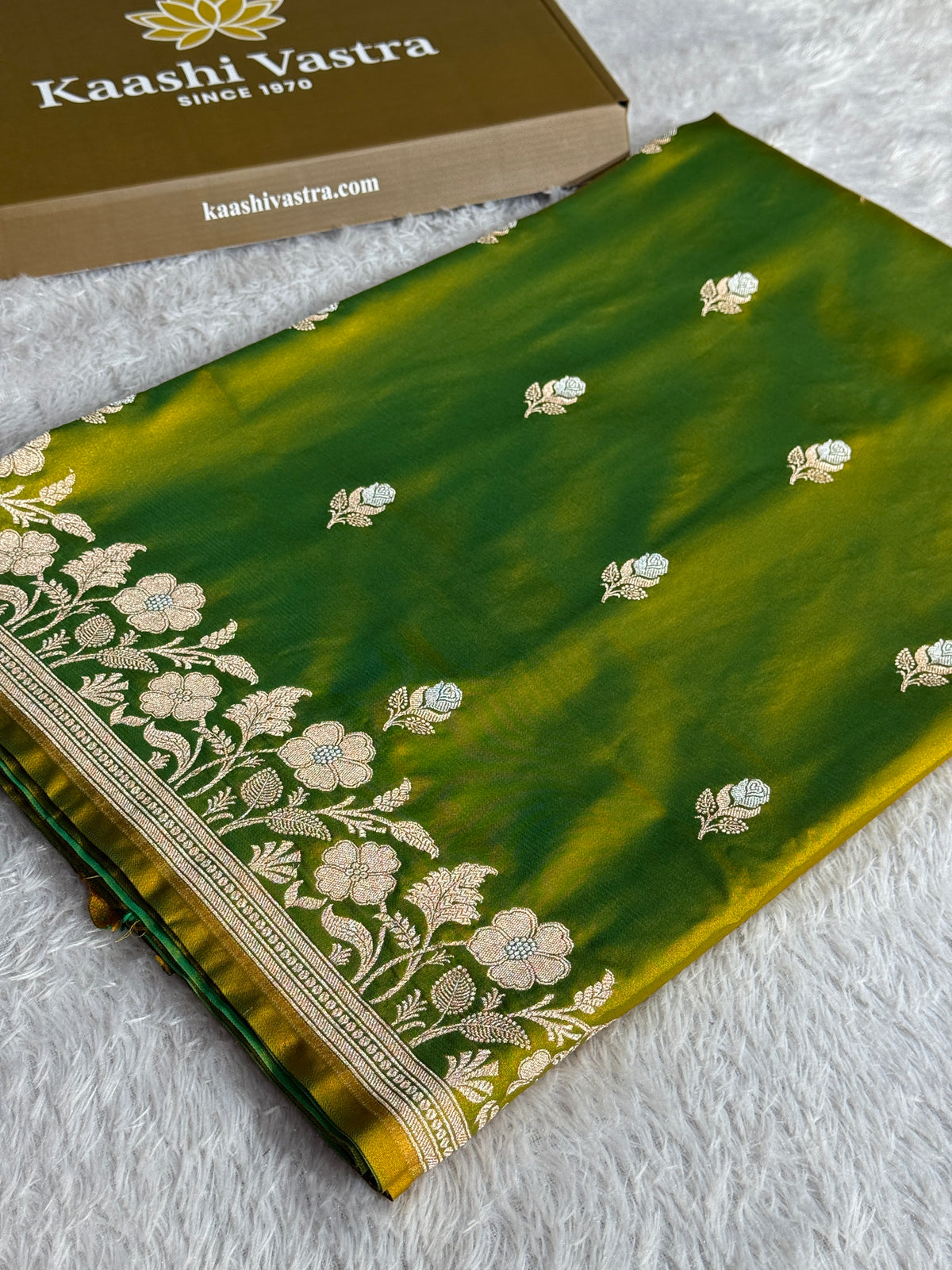 Green dual shade premium Banarasi Mashru katan silk saree MK239