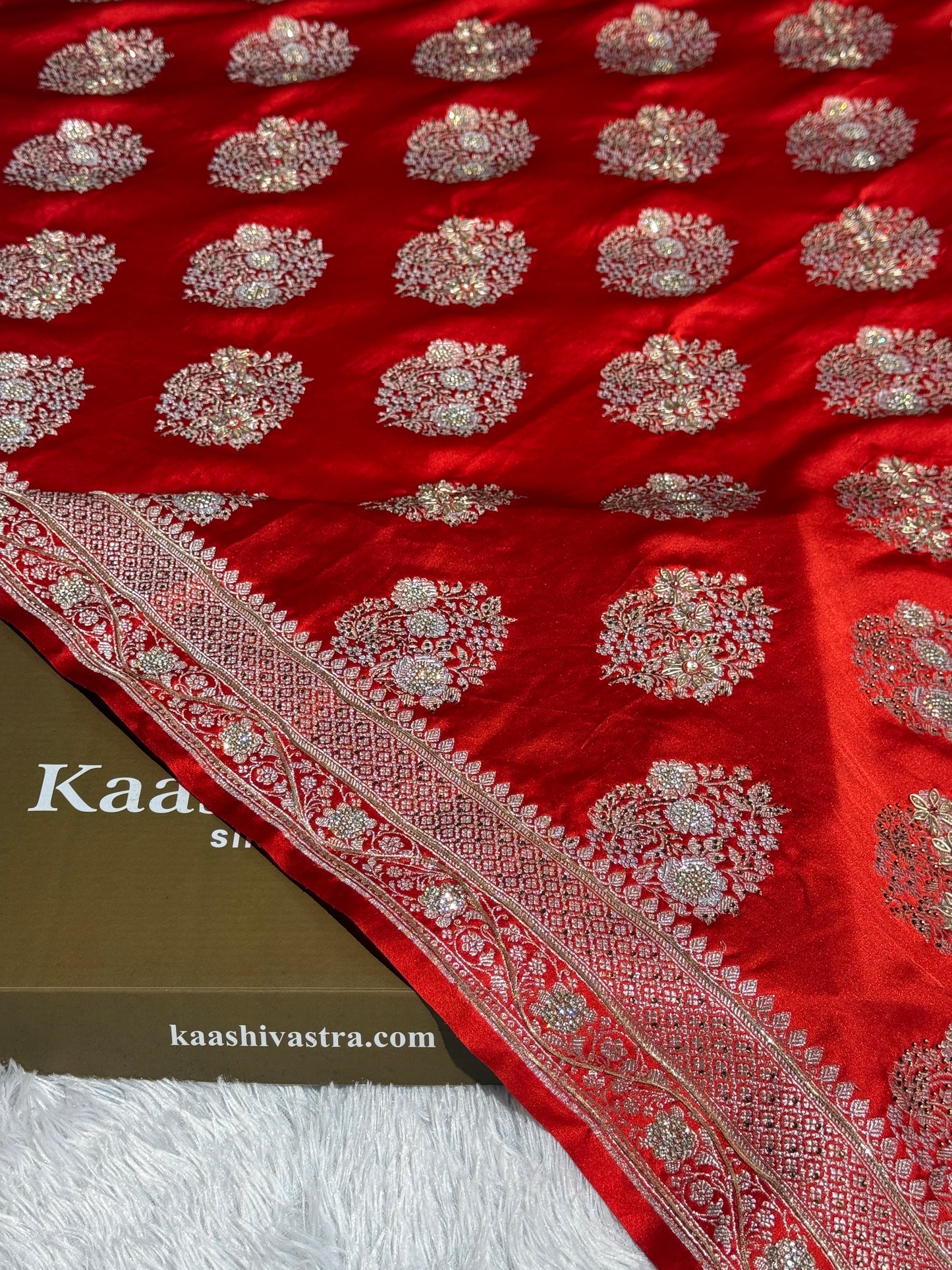New masterpiece red colour premium Banarasi Mashru katan silk saree MKB101