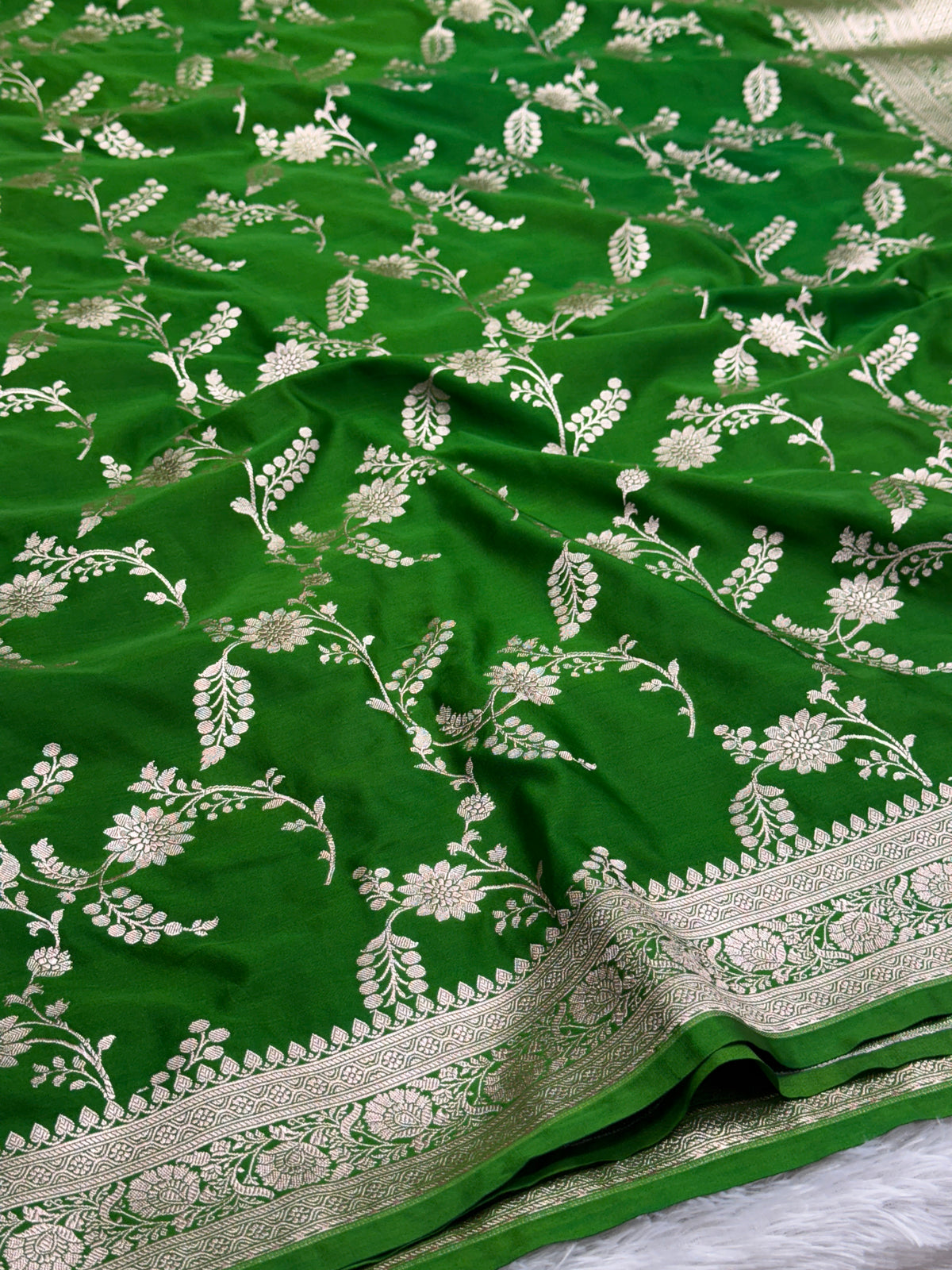 Green premium Banarasi Mashru katan silk saree MK180