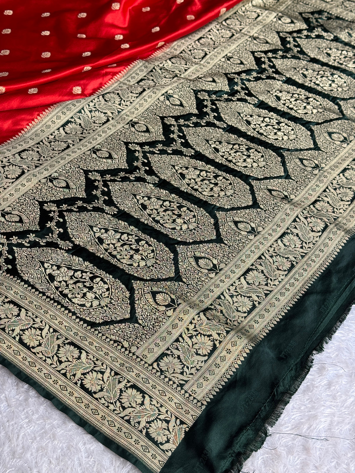 Red and bottle green colour premium Banarasi Mashru katan silk saree MK182