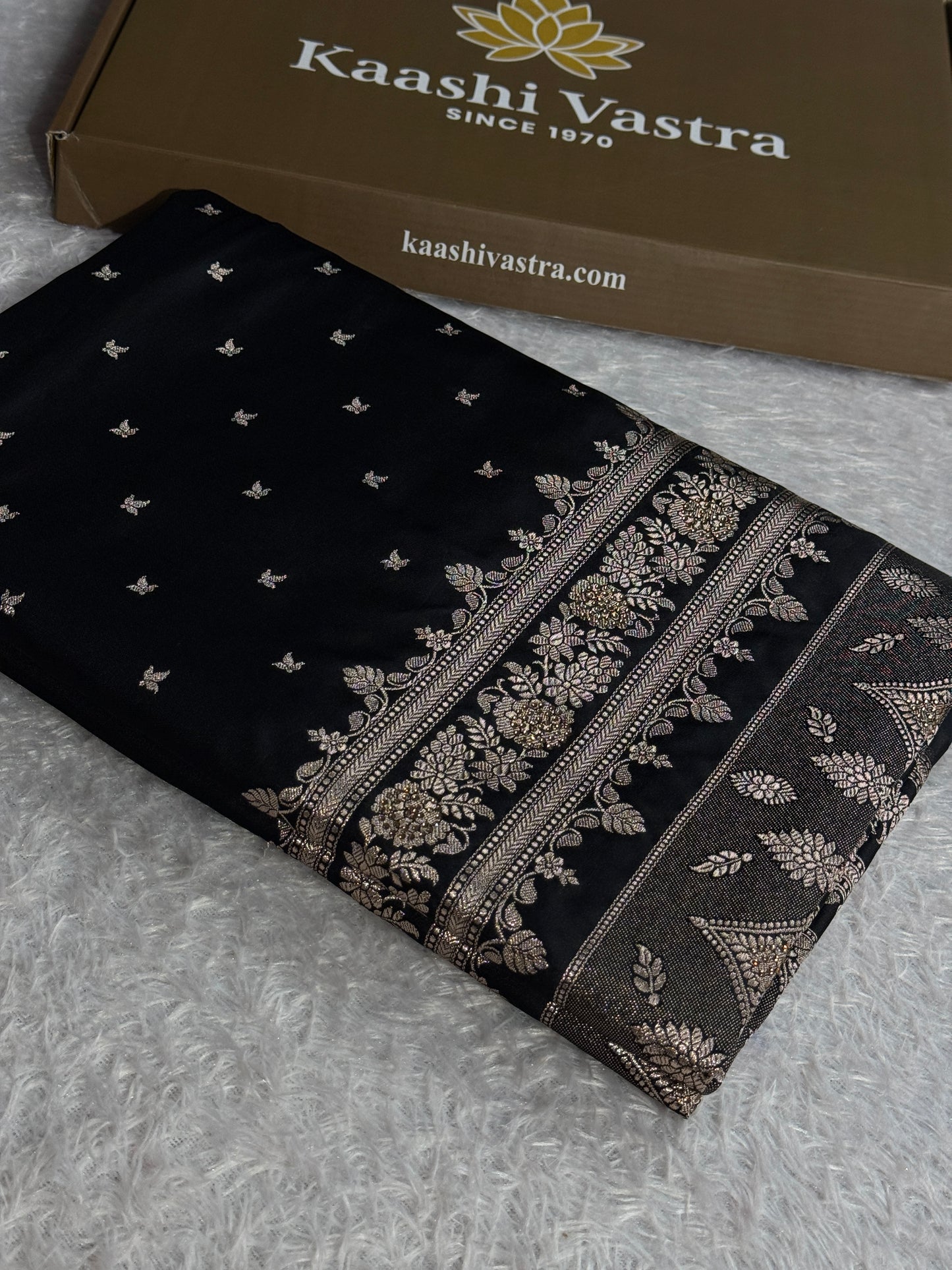Black colour premium Banarasi Mashru katan silk saree MK326