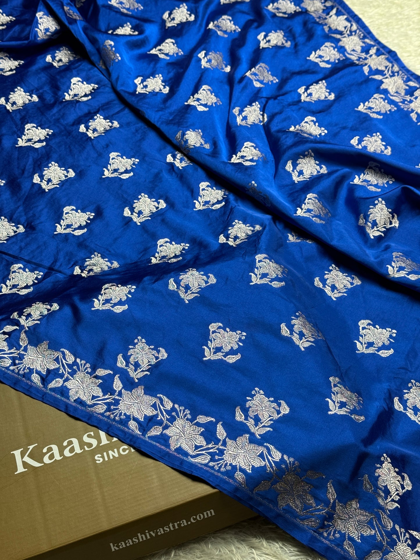 Royal blue colour premium Banarasi Mashru katan silk saree