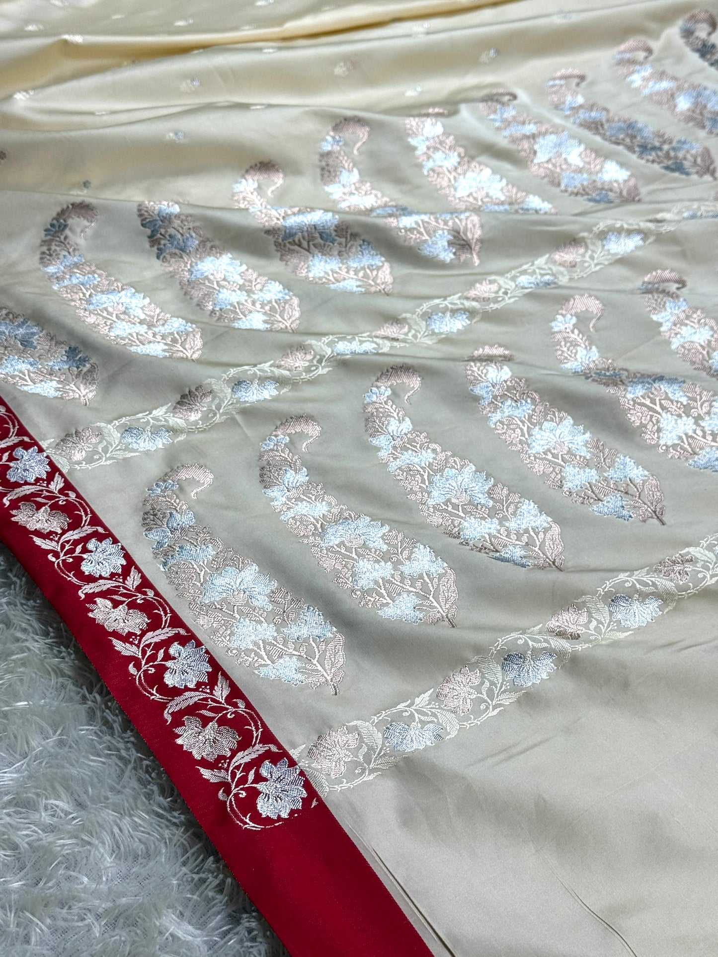 Red and cream color Premium Banarasi Mashru katan silk saree MK235