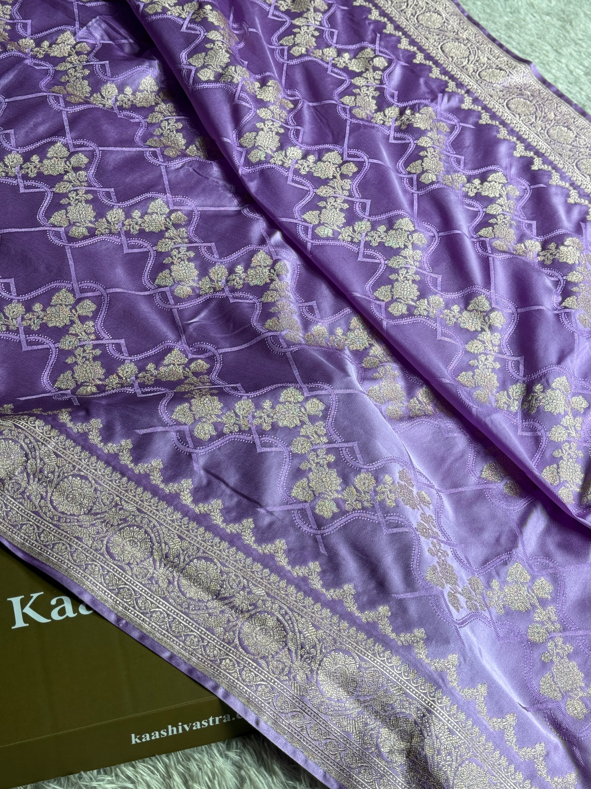 Lavender colour premium Banarasi Mashru katan silk saree MK255