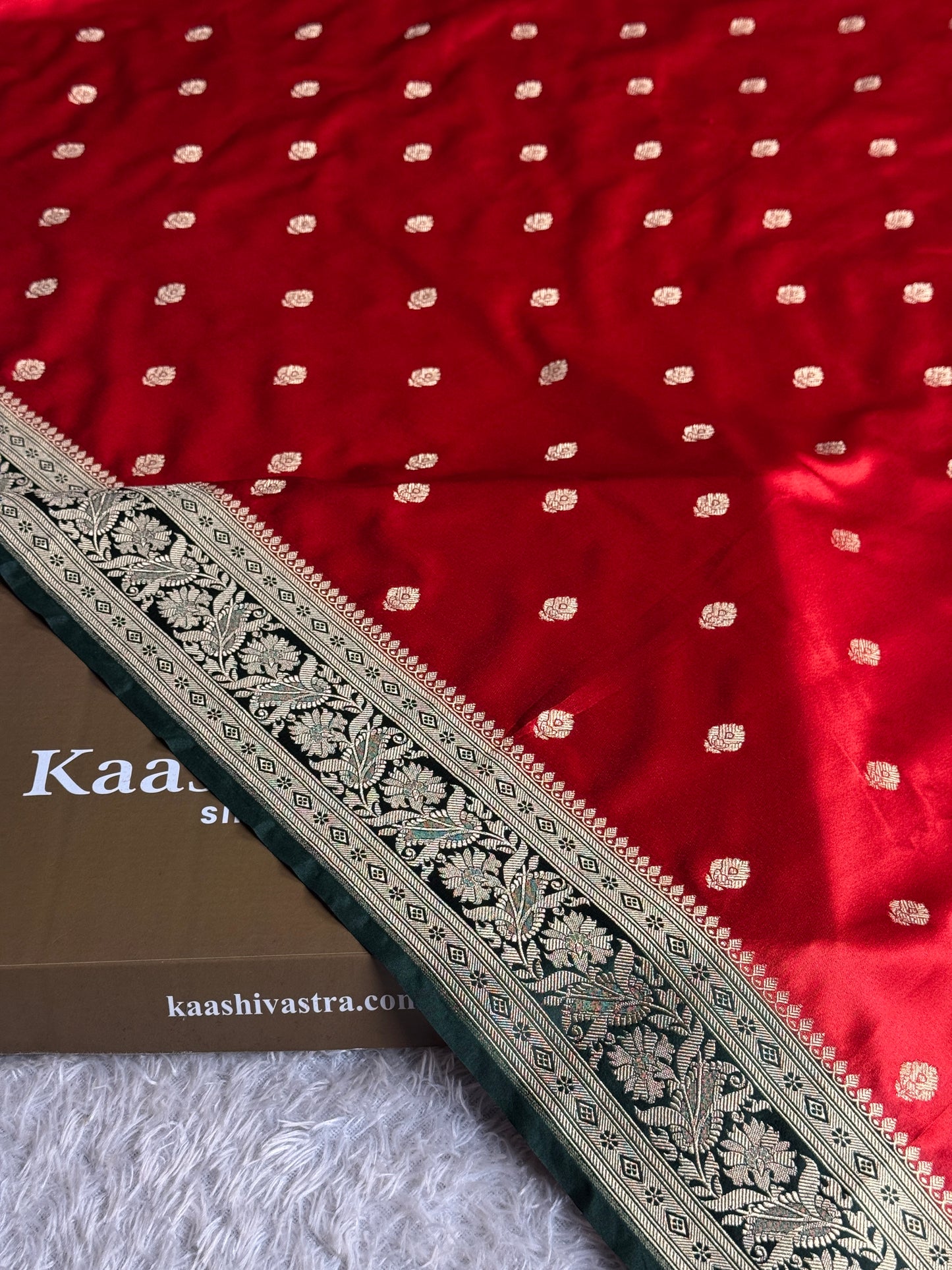 Red and bottle green colour premium Banarasi Mashru katan silk saree MK182