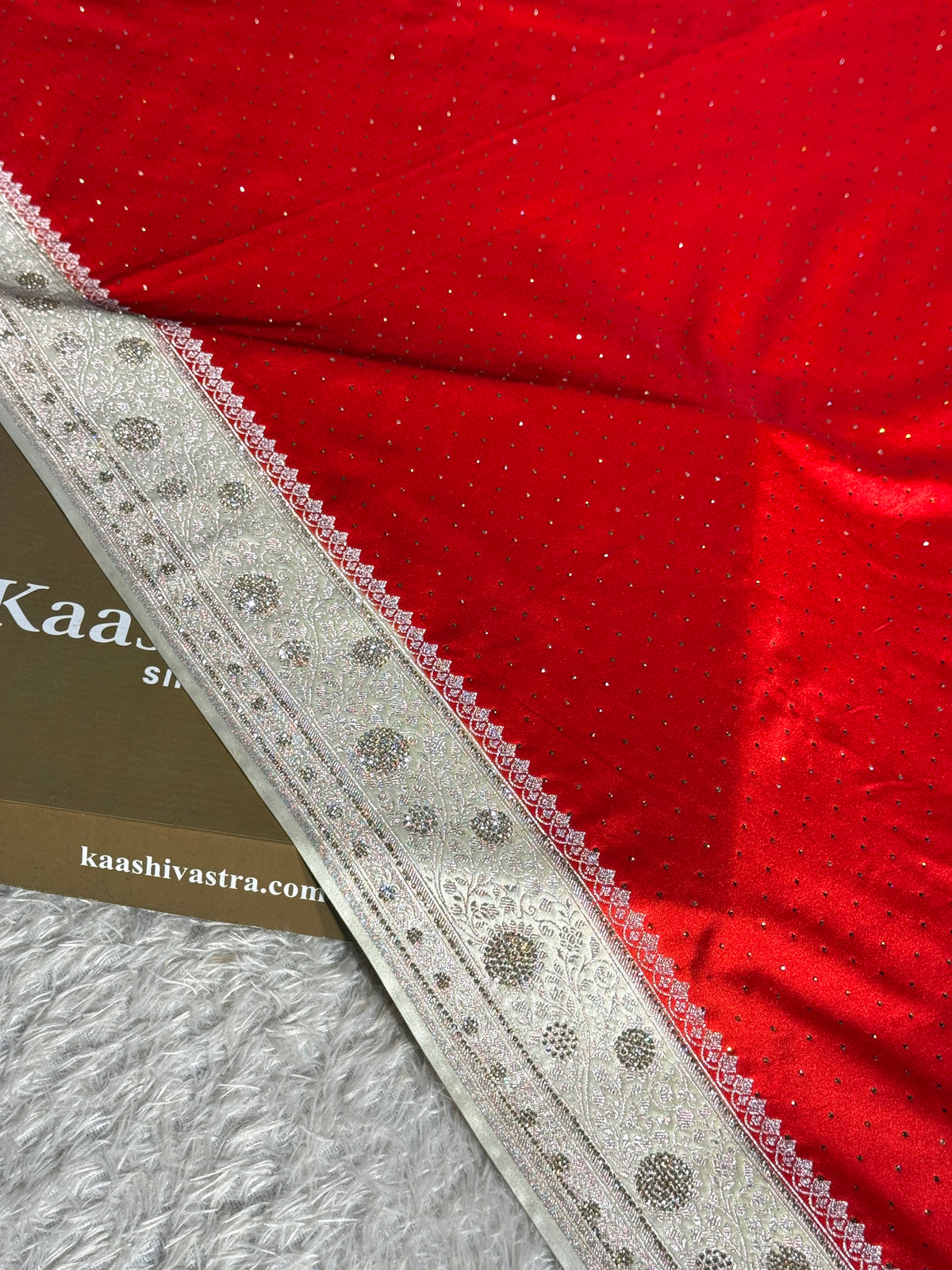 Bridal red with off white colour premium Banarasi Mashru katan silk saree MK268