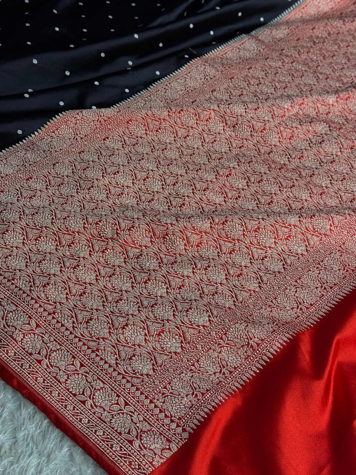 Premium Banarasi red with black colour premium Mashru katan silk saree MK356