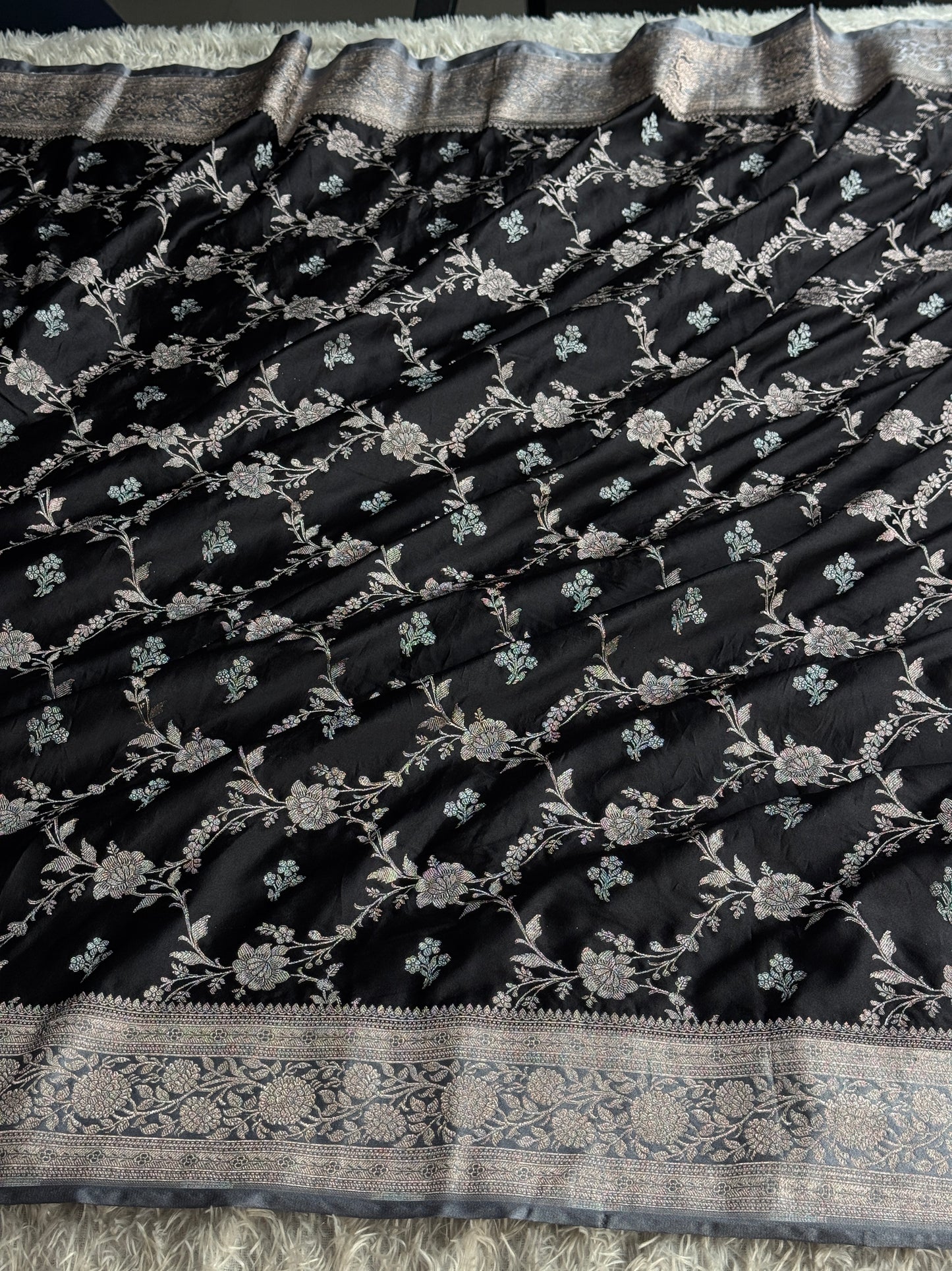 Black and grey colour premium Banarasi Mashru katan silk saree MK339