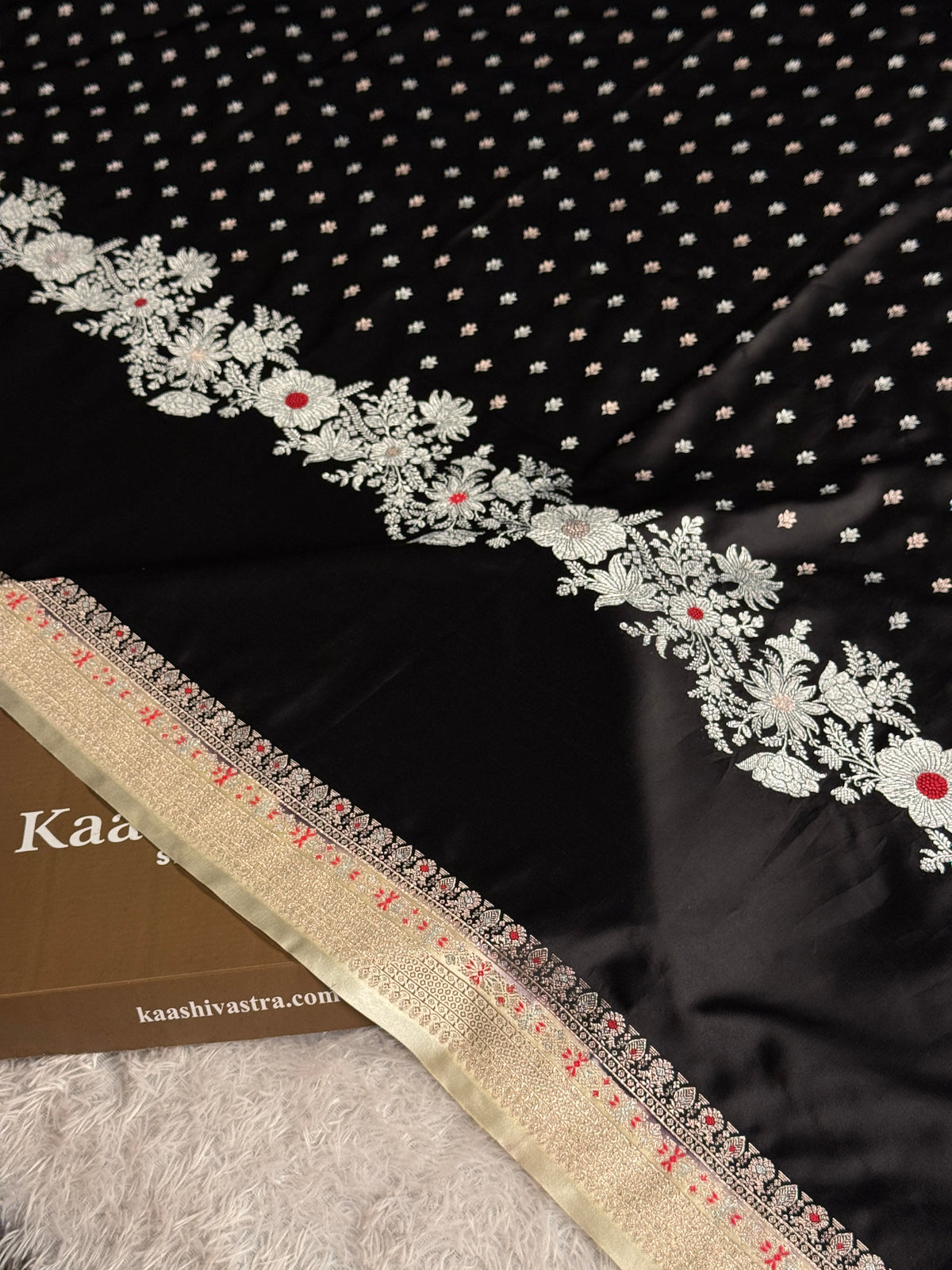 Black and cream colour premium Banarasi tilfi Mashru katan silk saree MK312