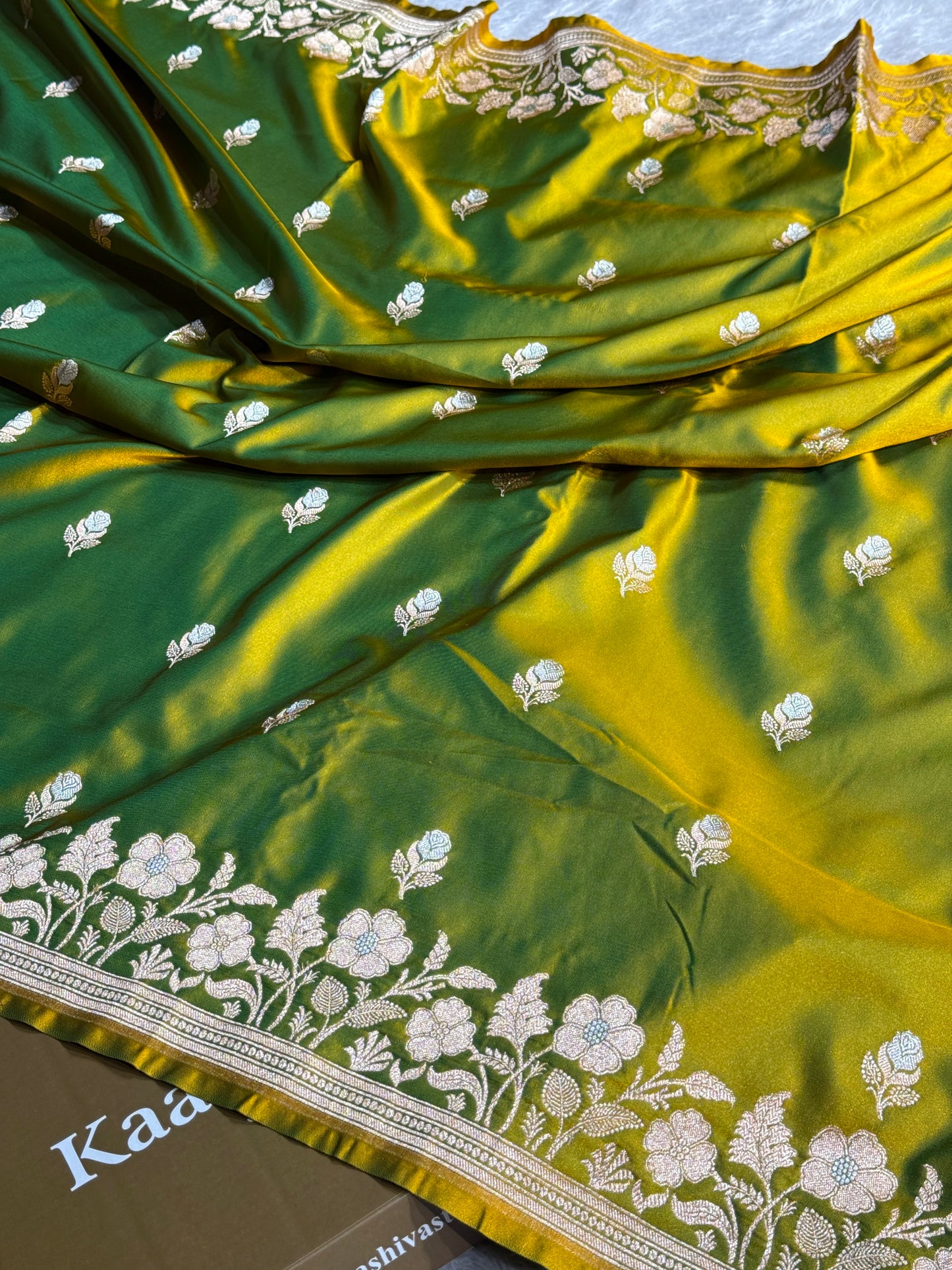 Green dual shade premium Banarasi Mashru katan silk saree MK239