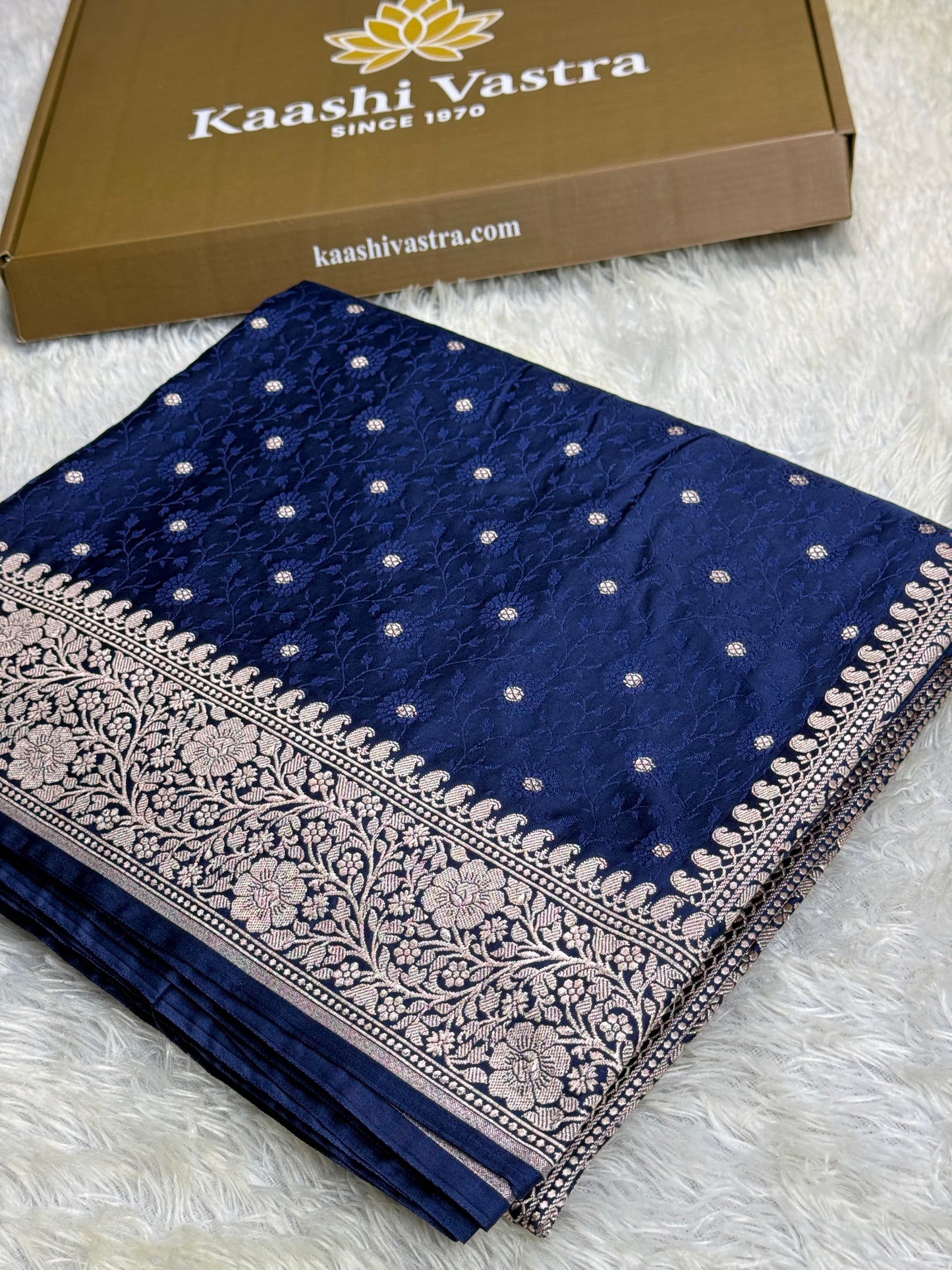 Navy colour Premium Banarasi tanchui Mashru katan silk saree MK261
