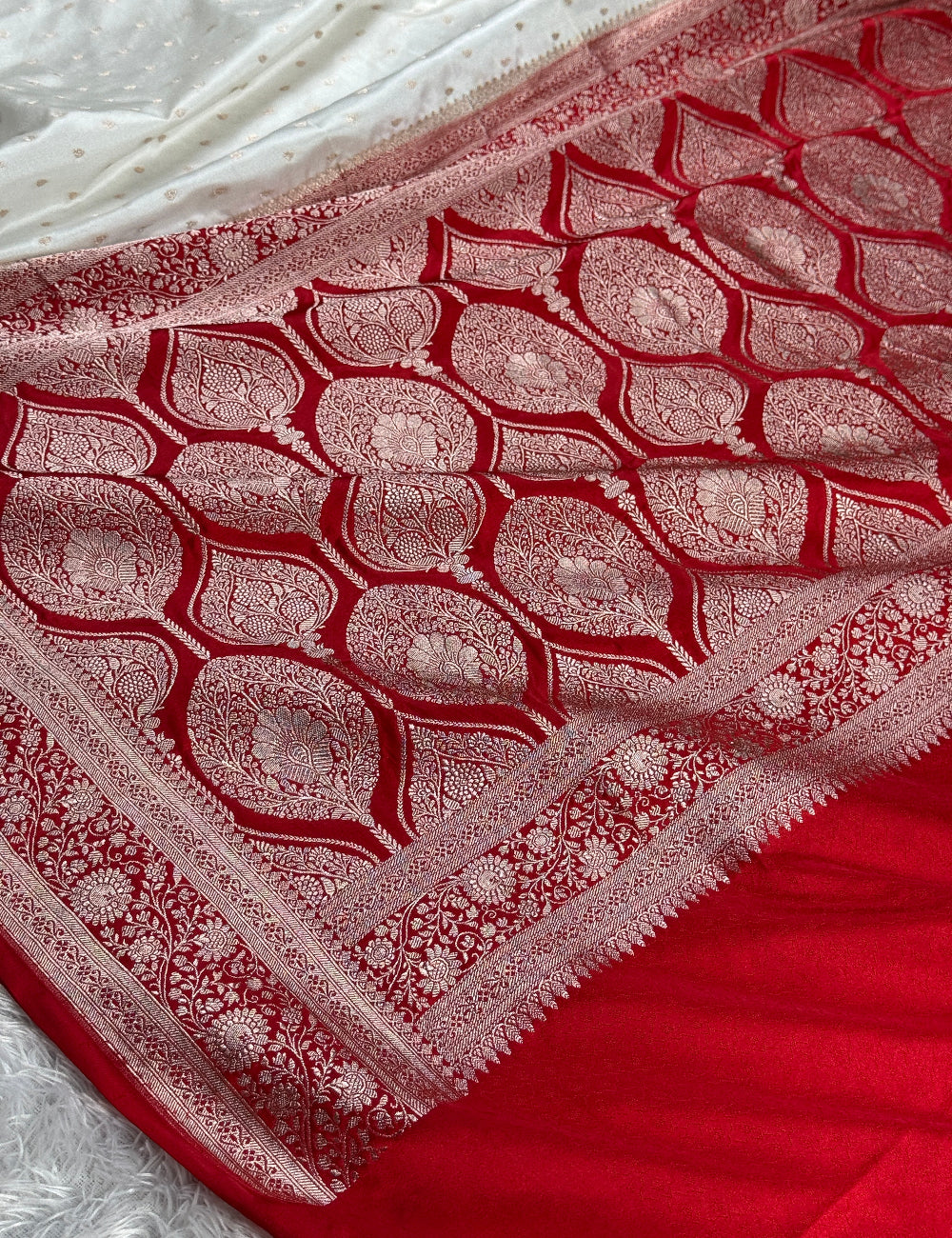 Red with off white colour premium banarasi mashru katan silk saree MK270
