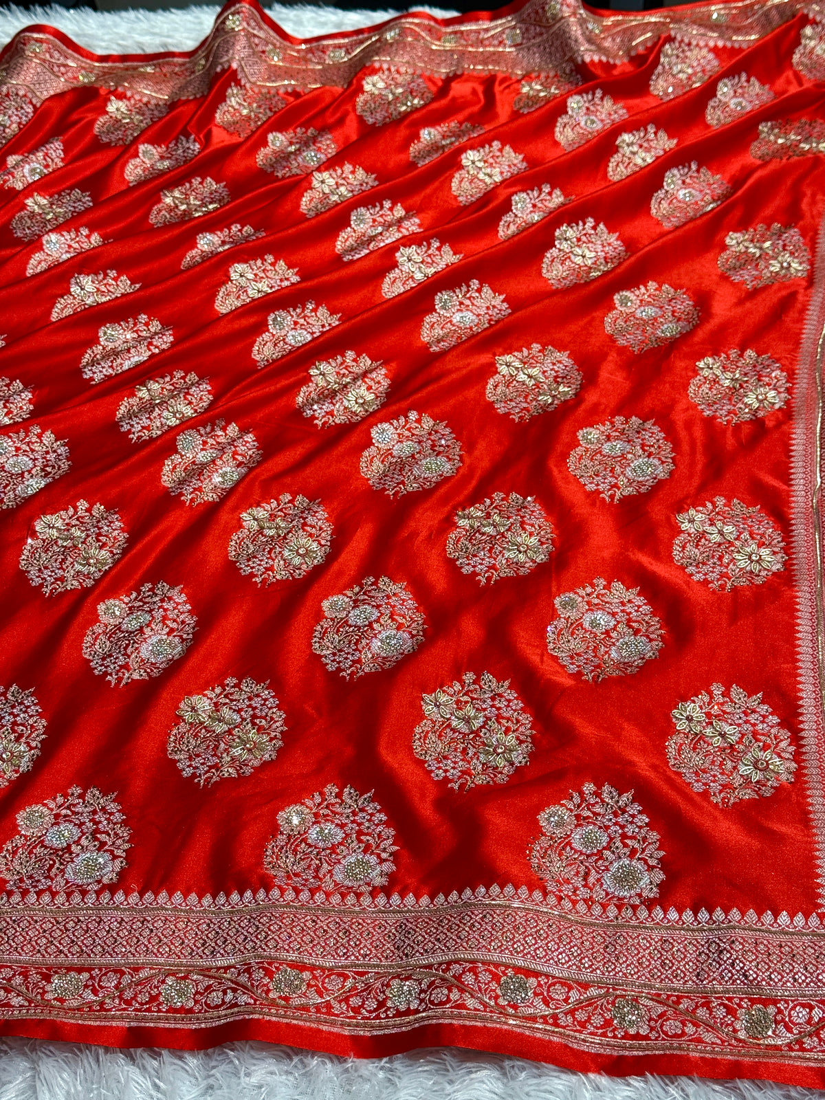 New masterpiece red colour premium Banarasi Mashru katan silk saree MKB101