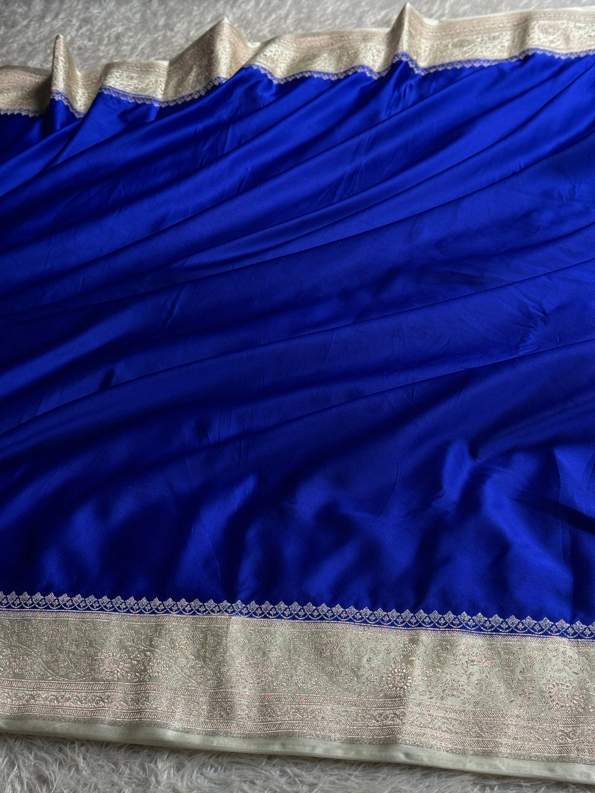 Royal blue with off white colour premium Banarasi Mashru katan silk saree MK284