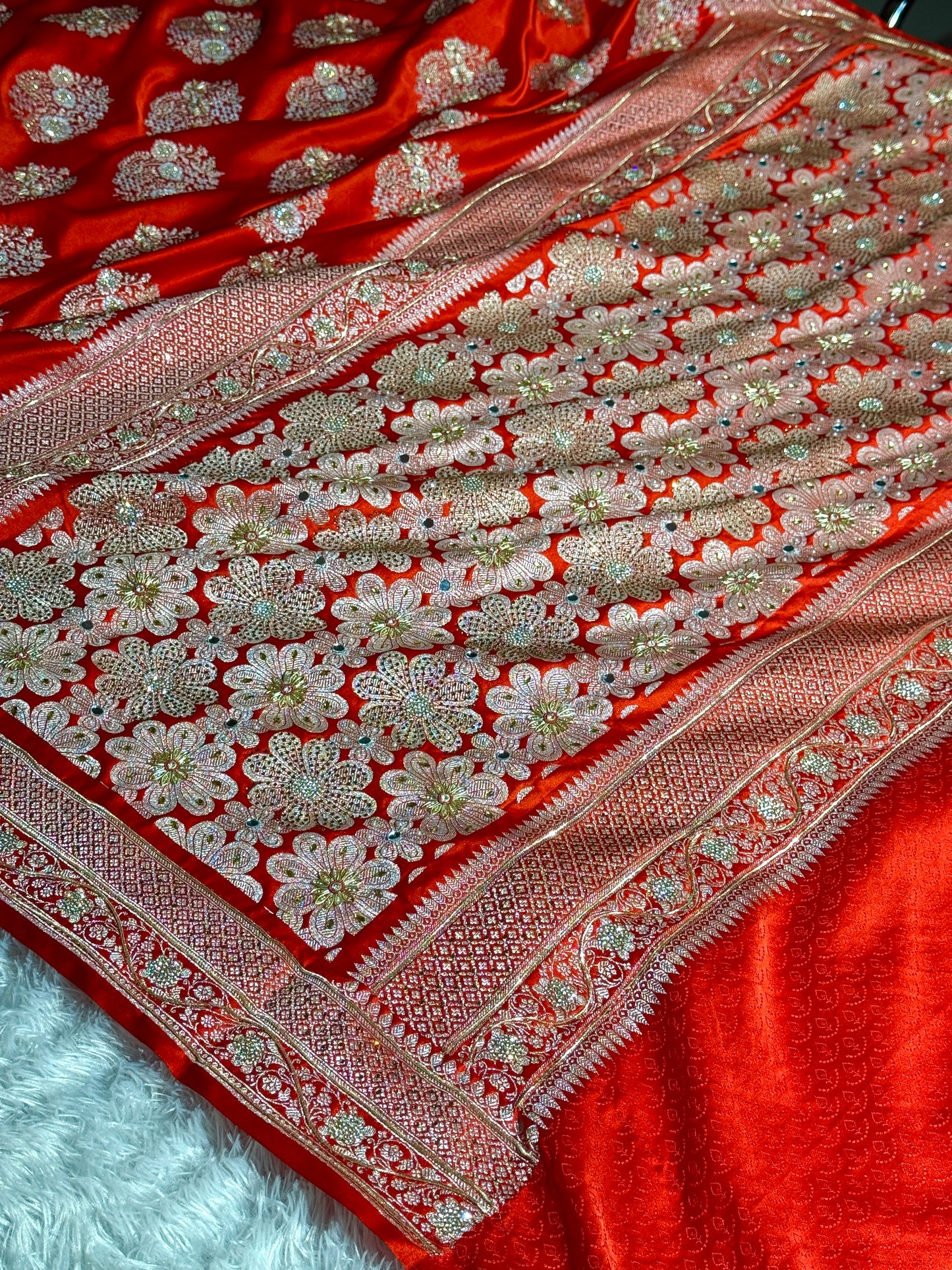 New masterpiece red colour premium Banarasi Mashru katan silk saree MKB101