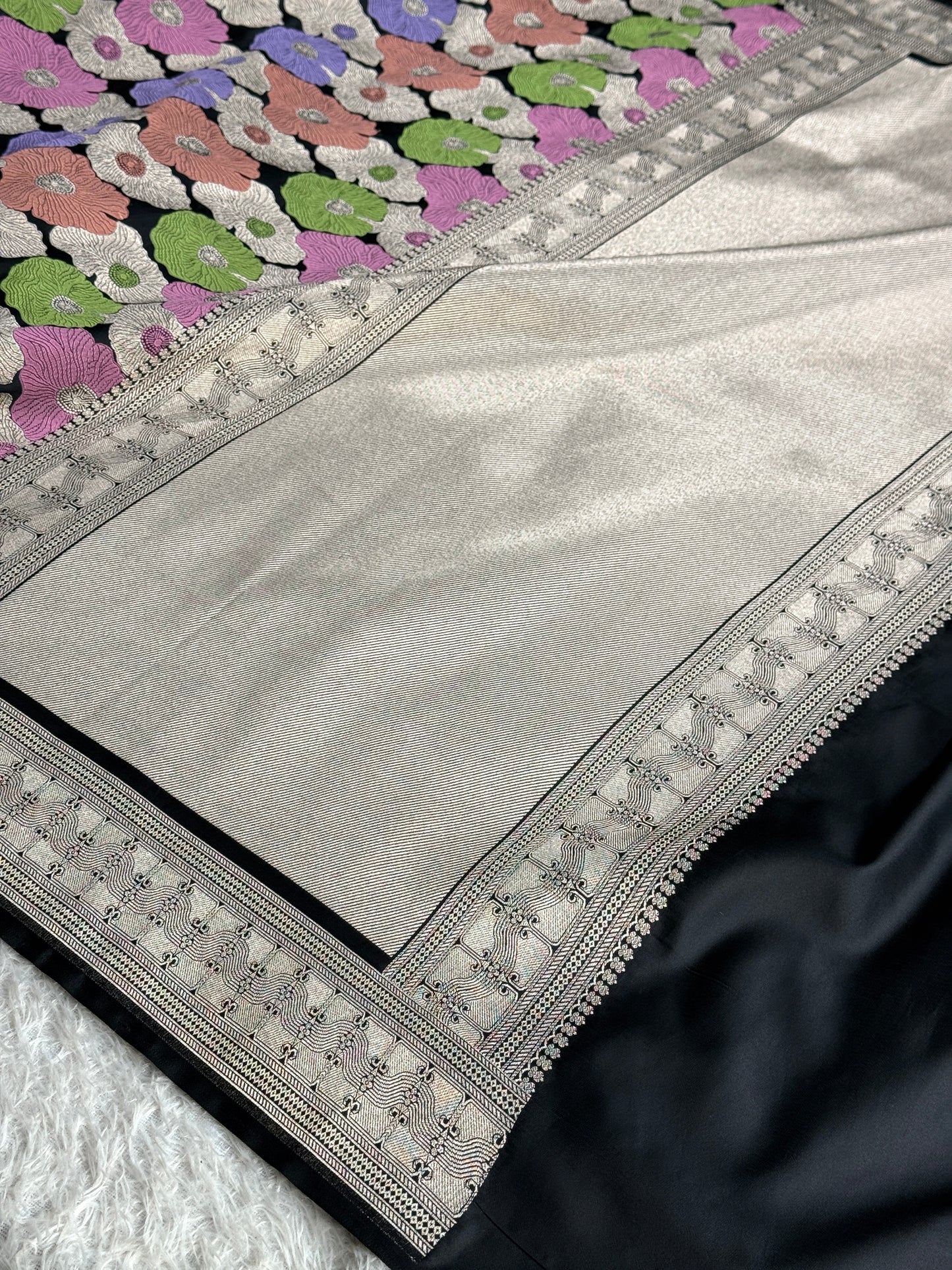 Black colour premium banarasi tilfi mashru Katan silk saree MK335