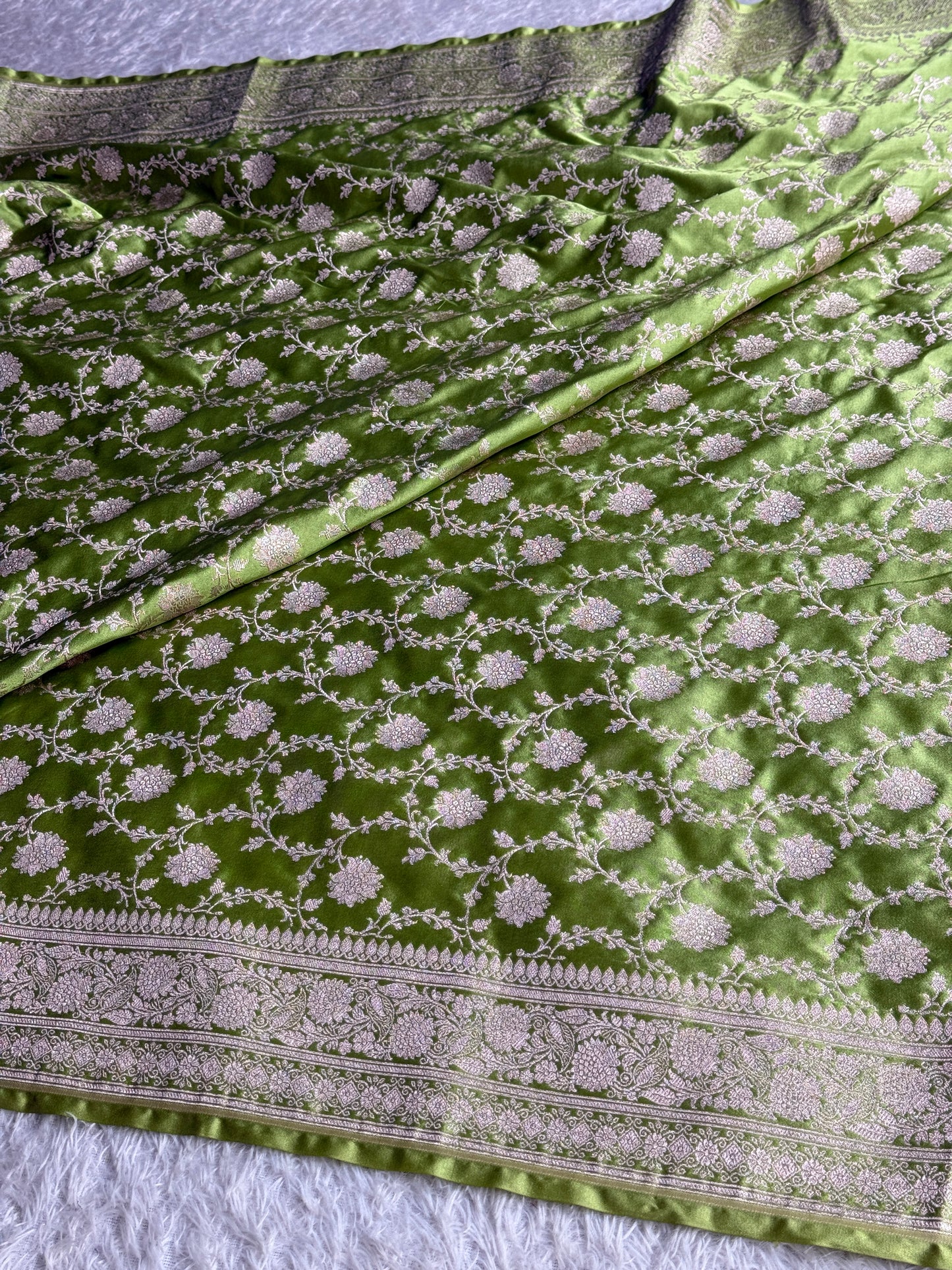 Pista green colour premium Banarasi Mashru katan silk saree MK328