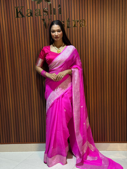 Strawberry pink premium Banarasi pure khaddi chiffon silk saree KC103