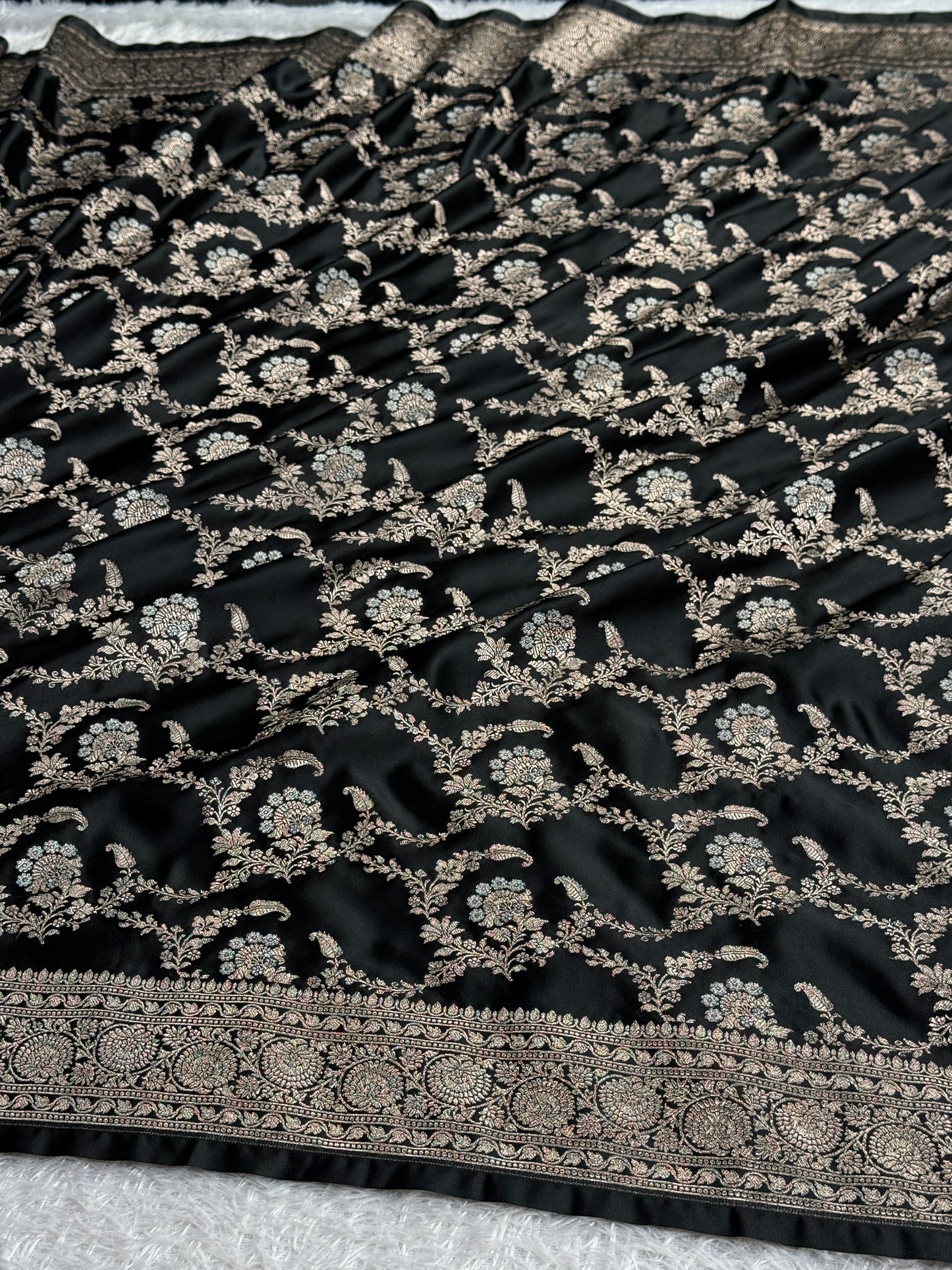 Black colour premium Banarasi Mashru katan silk saree MK318