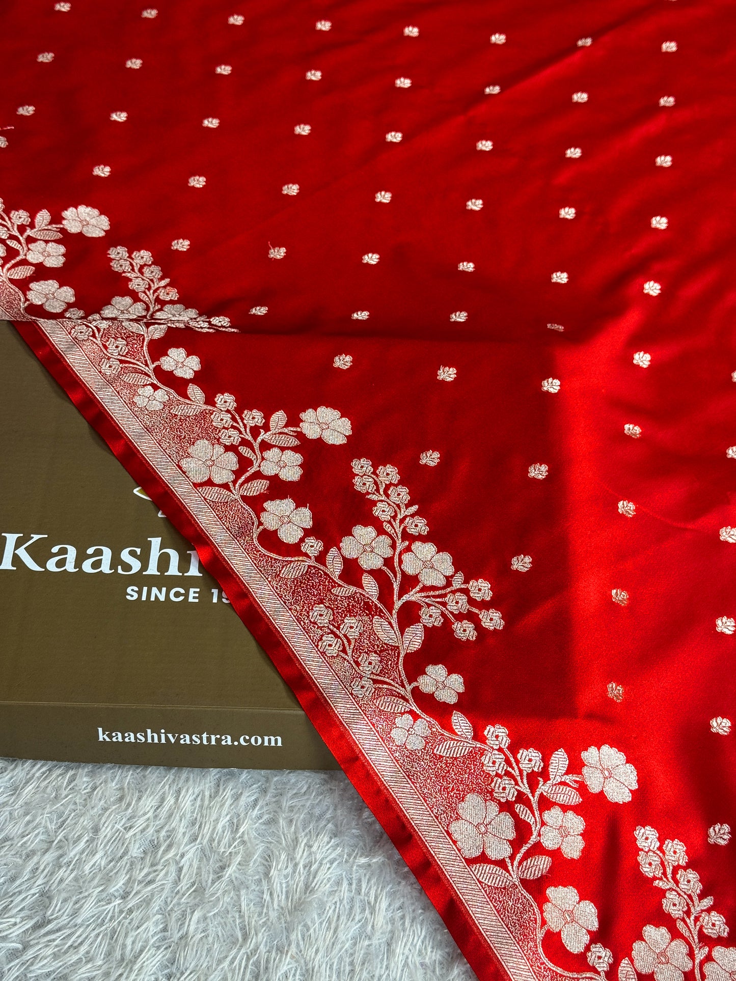 Chilli red colour premium Banarasi Mashru katan silk saree MK349