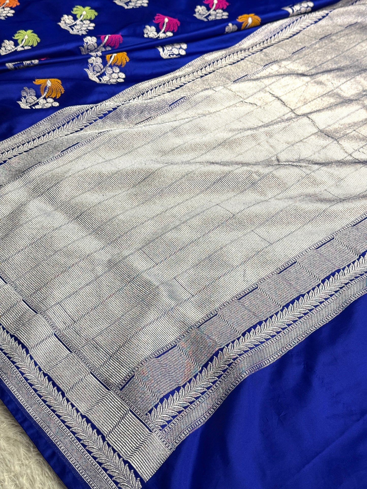 Royal blue colour premium Banarasi tilfi Mashru katan silk saree MK325