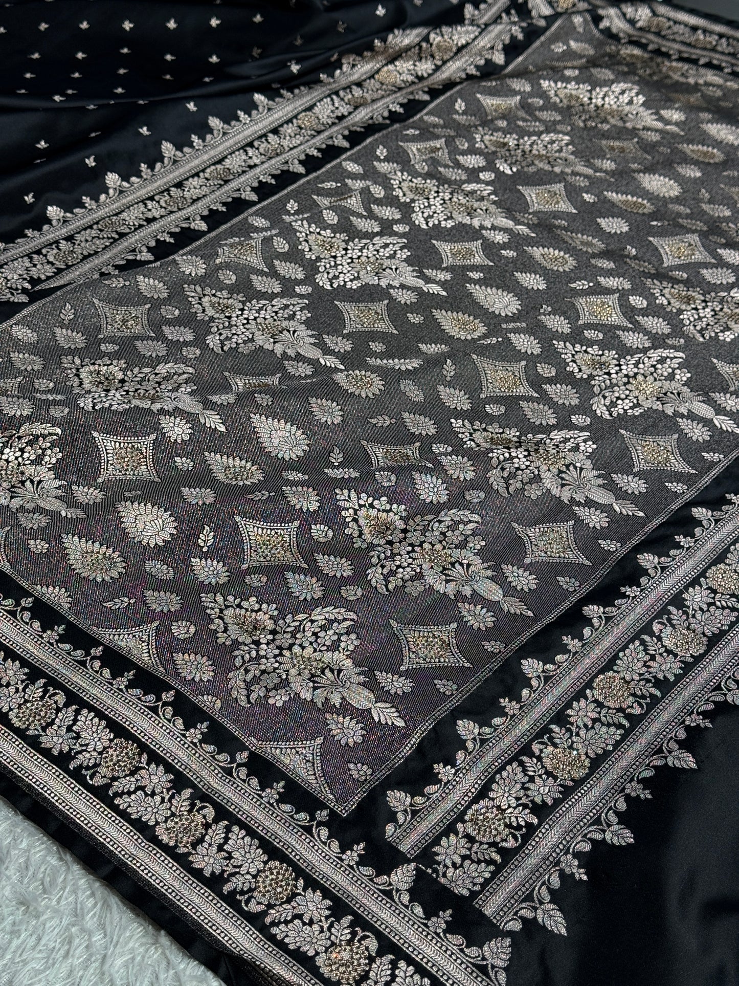 Black colour premium Banarasi Mashru katan silk saree MK326