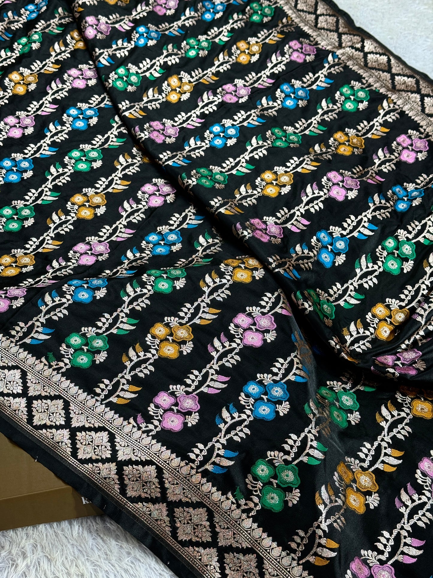 Black color premium Banarasi tilfi Mashru katan silk saree MK259