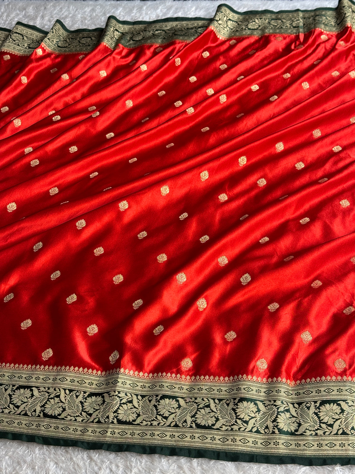 Red and bottle green colour premium Banarasi Mashru katan silk saree MK182