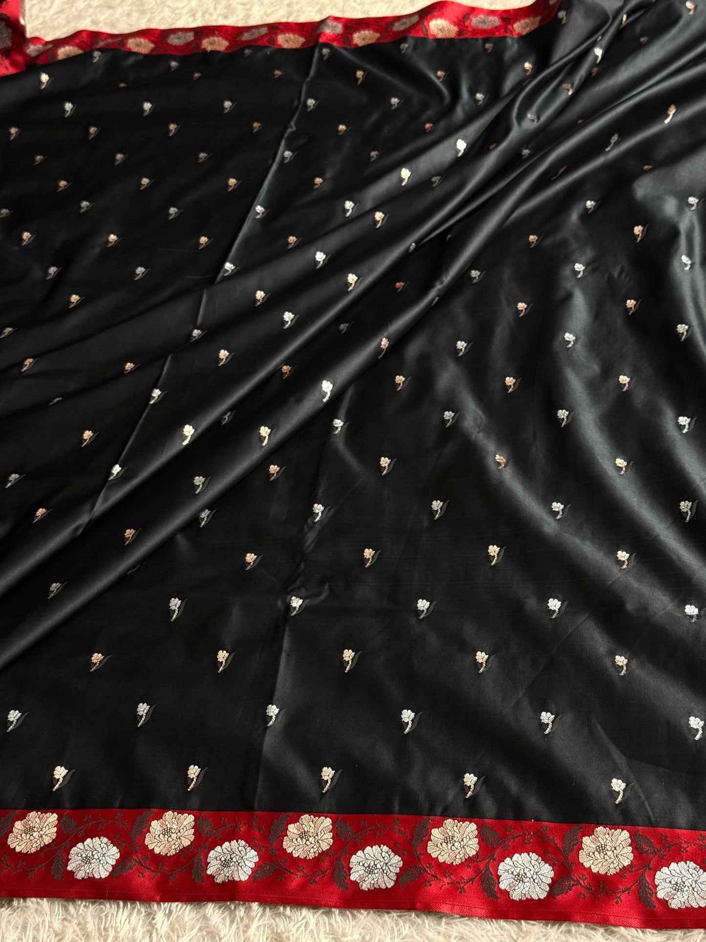 Black and red colour premium Banarasi Mashru katan silk saree MK297