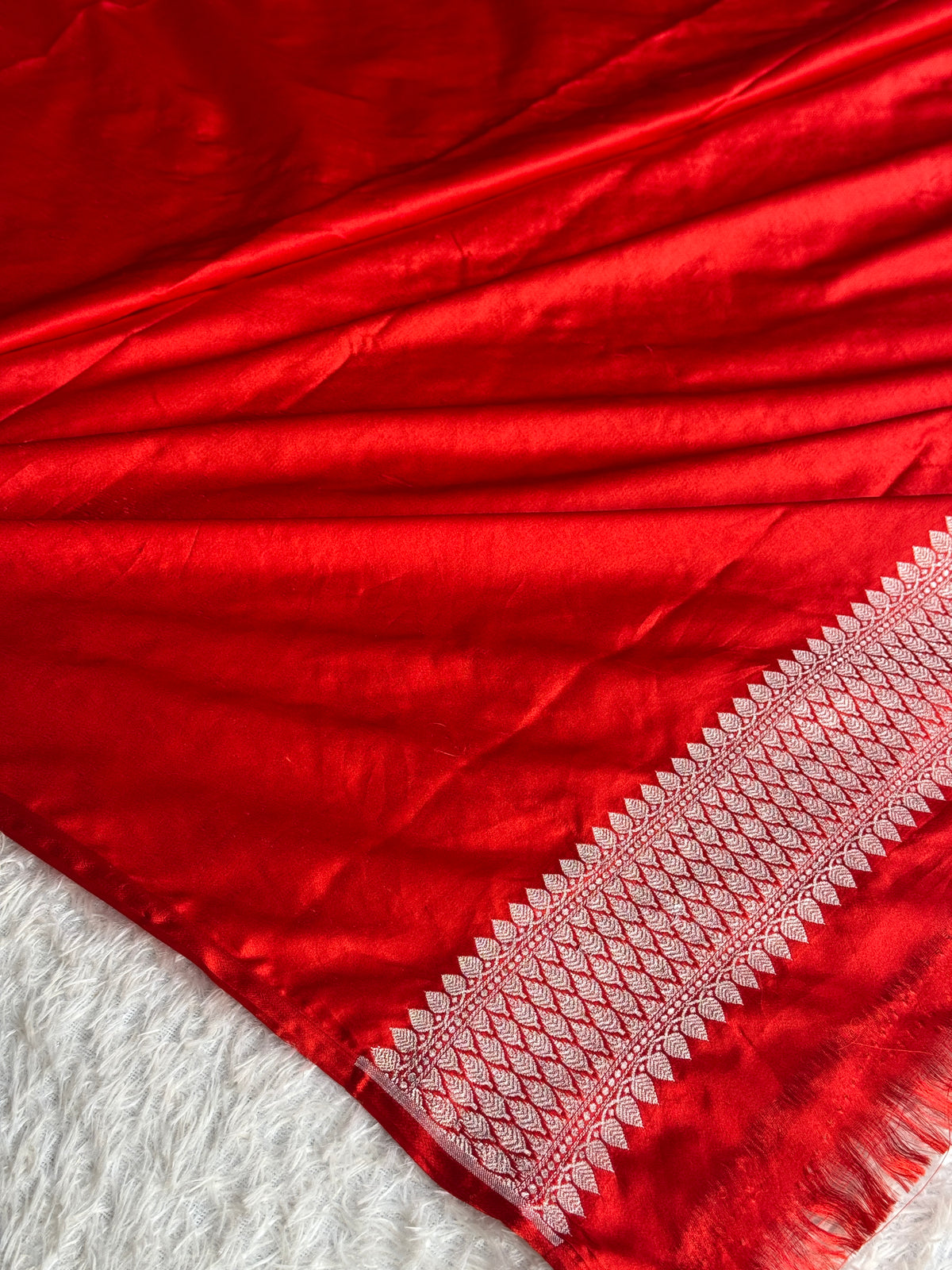 Red colour premium Banarasi Mashru katan silk saree MK337