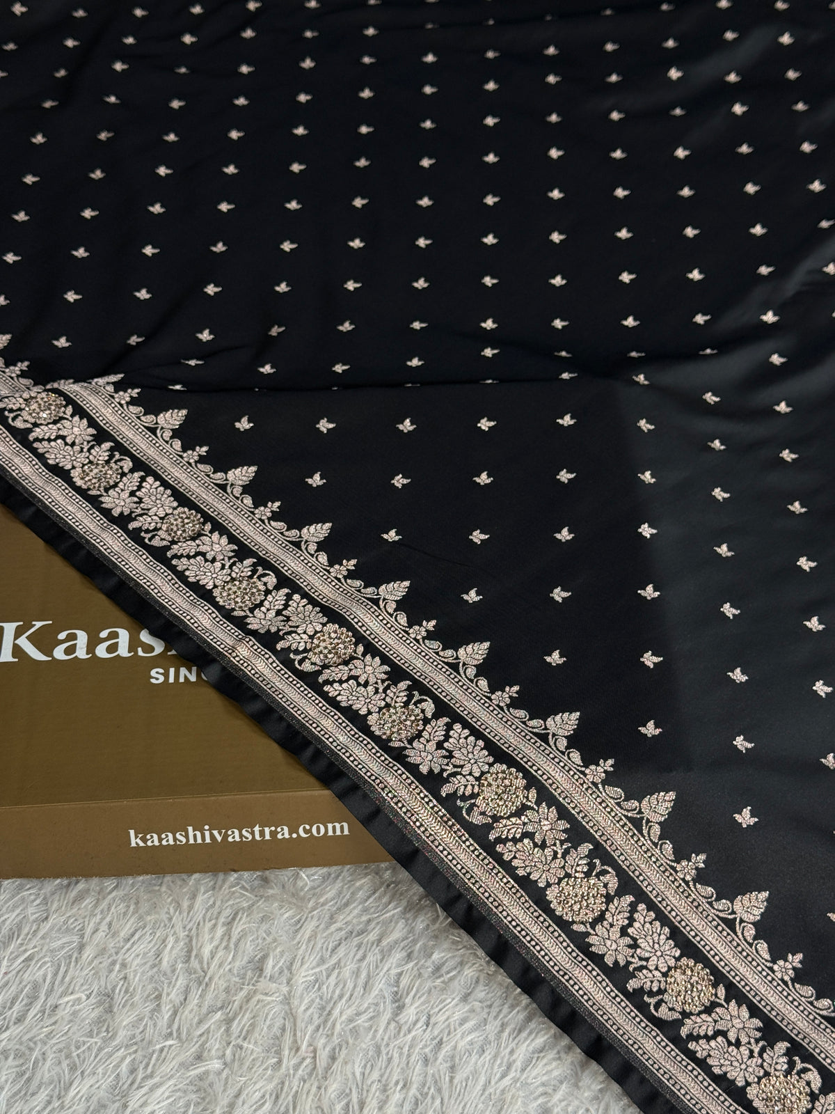 Black colour premium Banarasi Mashru katan silk saree MK326