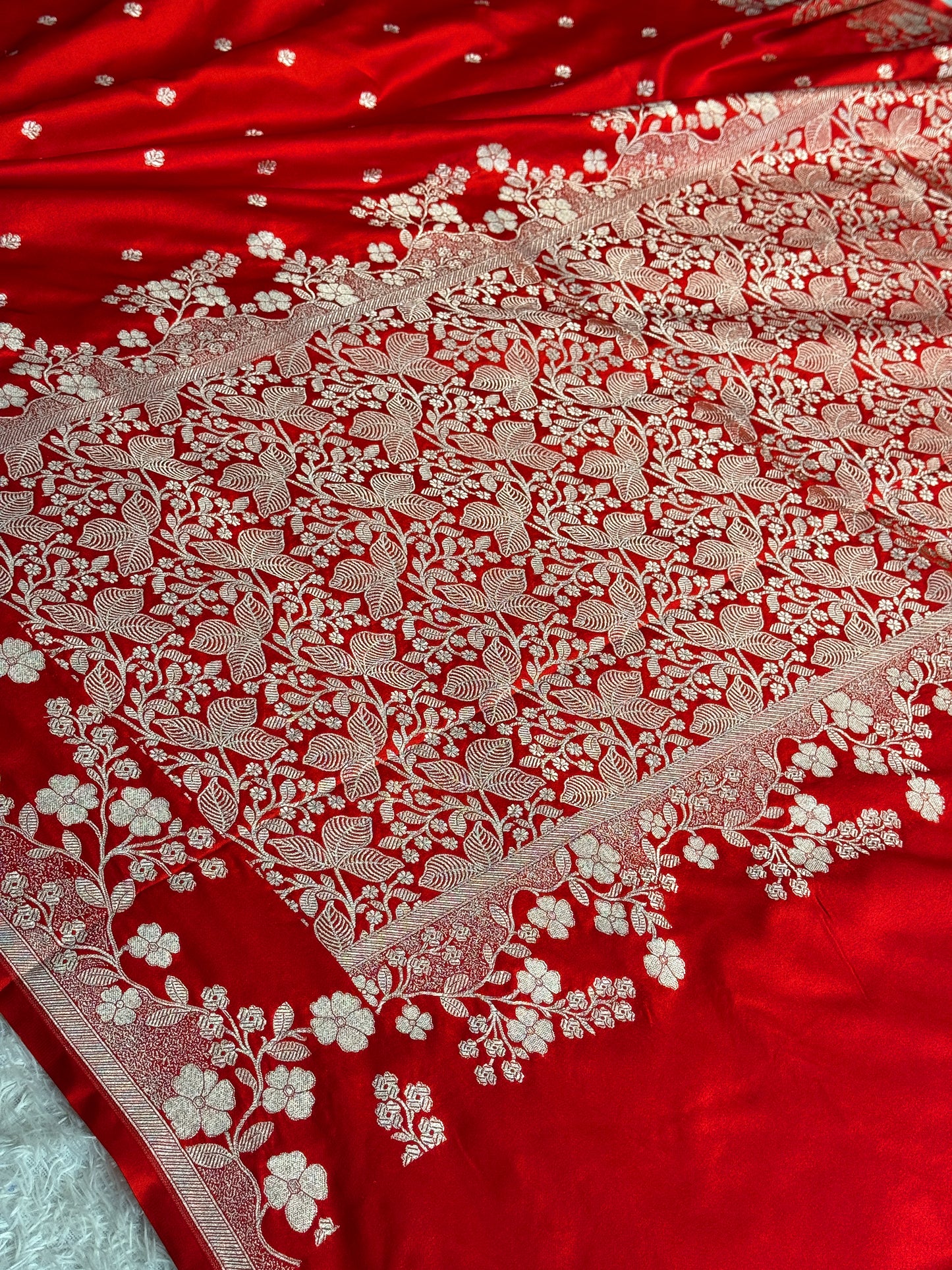 Chilli red colour premium Banarasi Mashru katan silk saree MK349