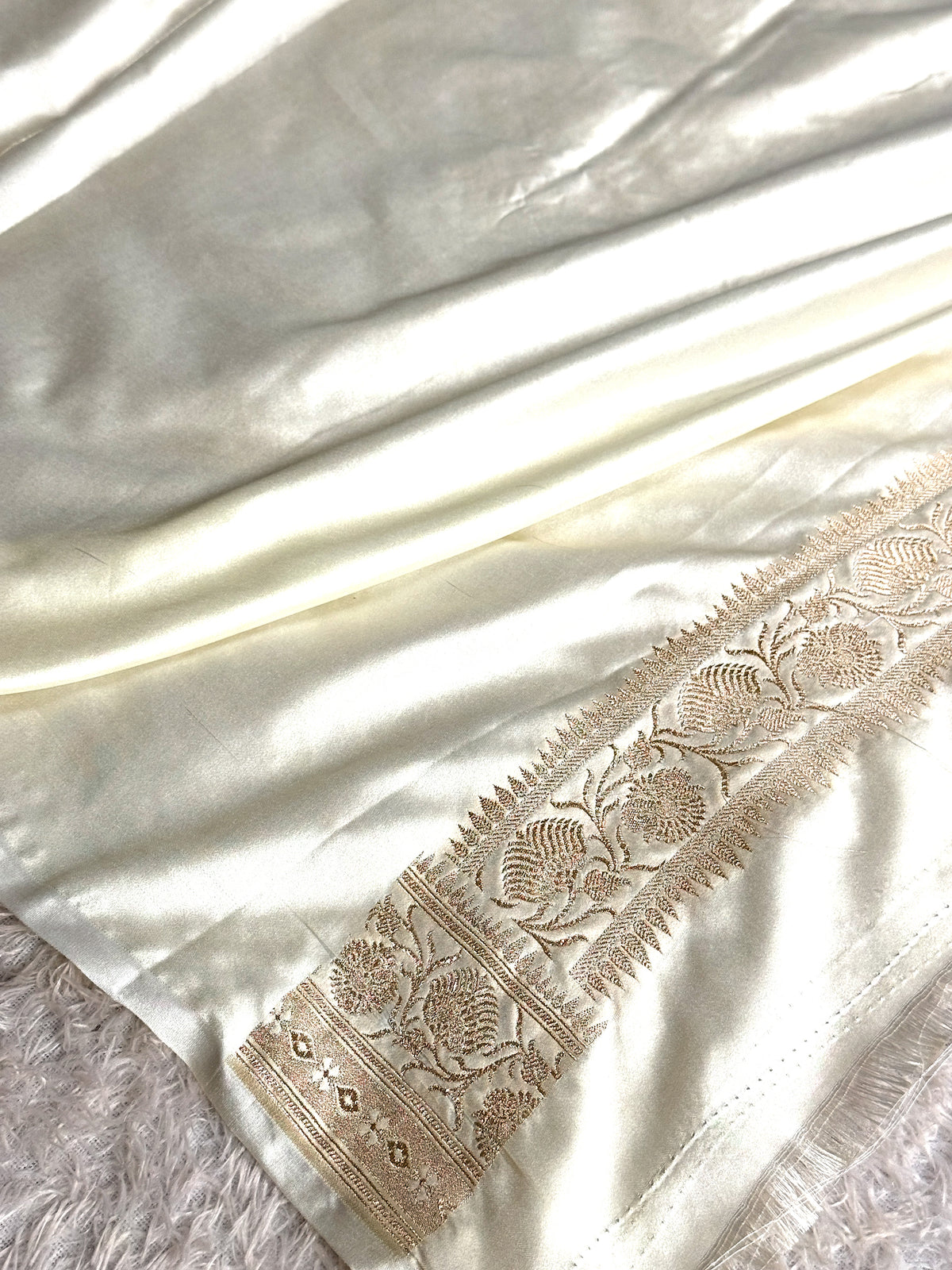 Maroon with off white colour premium Banarasi Mashru katan silk saree MK355