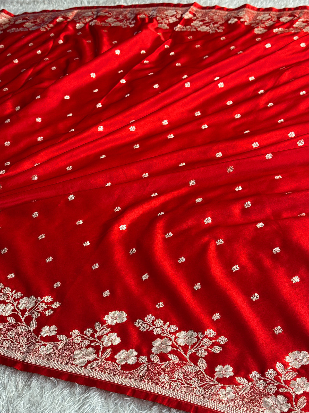 Chilli red colour premium Banarasi Mashru katan silk saree MK349