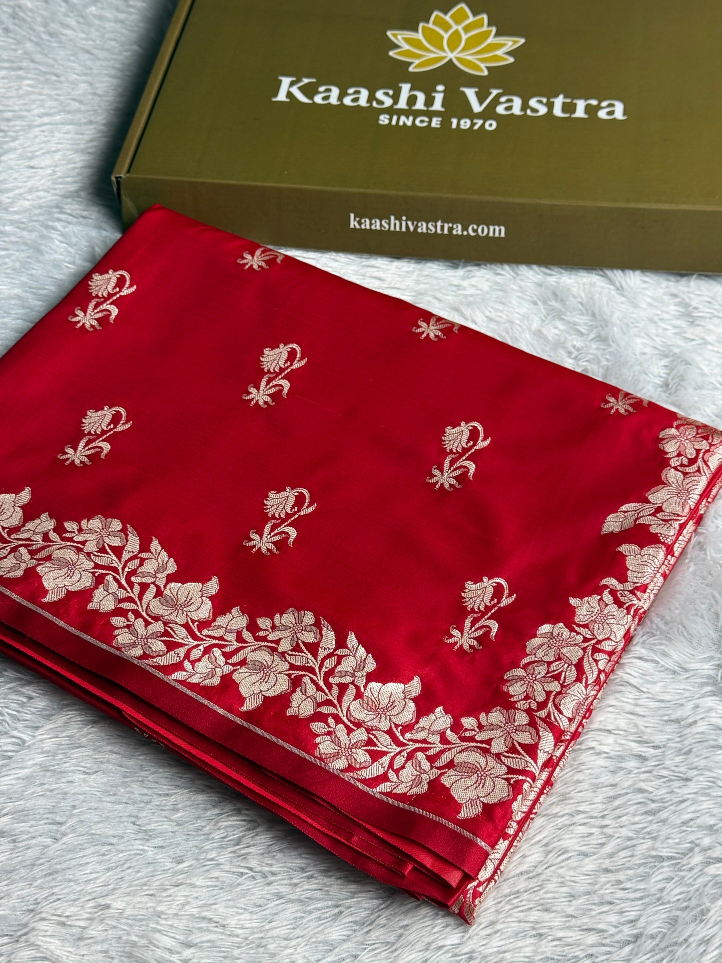 Red colour premium Banarasi Mashru katan silk saree MK272