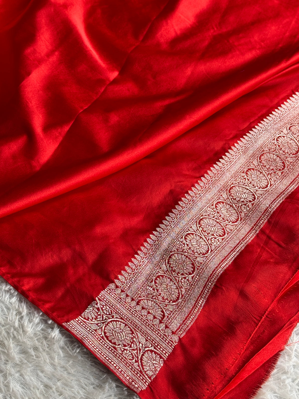 Off white with red premium Banarasi Mashru katan silk saree MK290