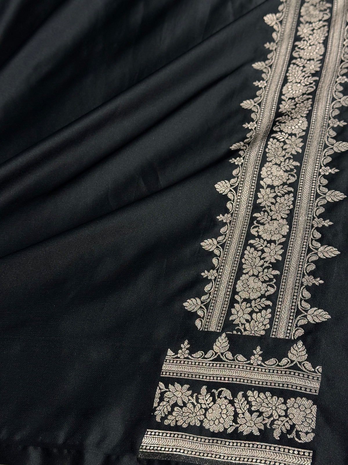 Black colour premium Banarasi Mashru katan silk saree MK326