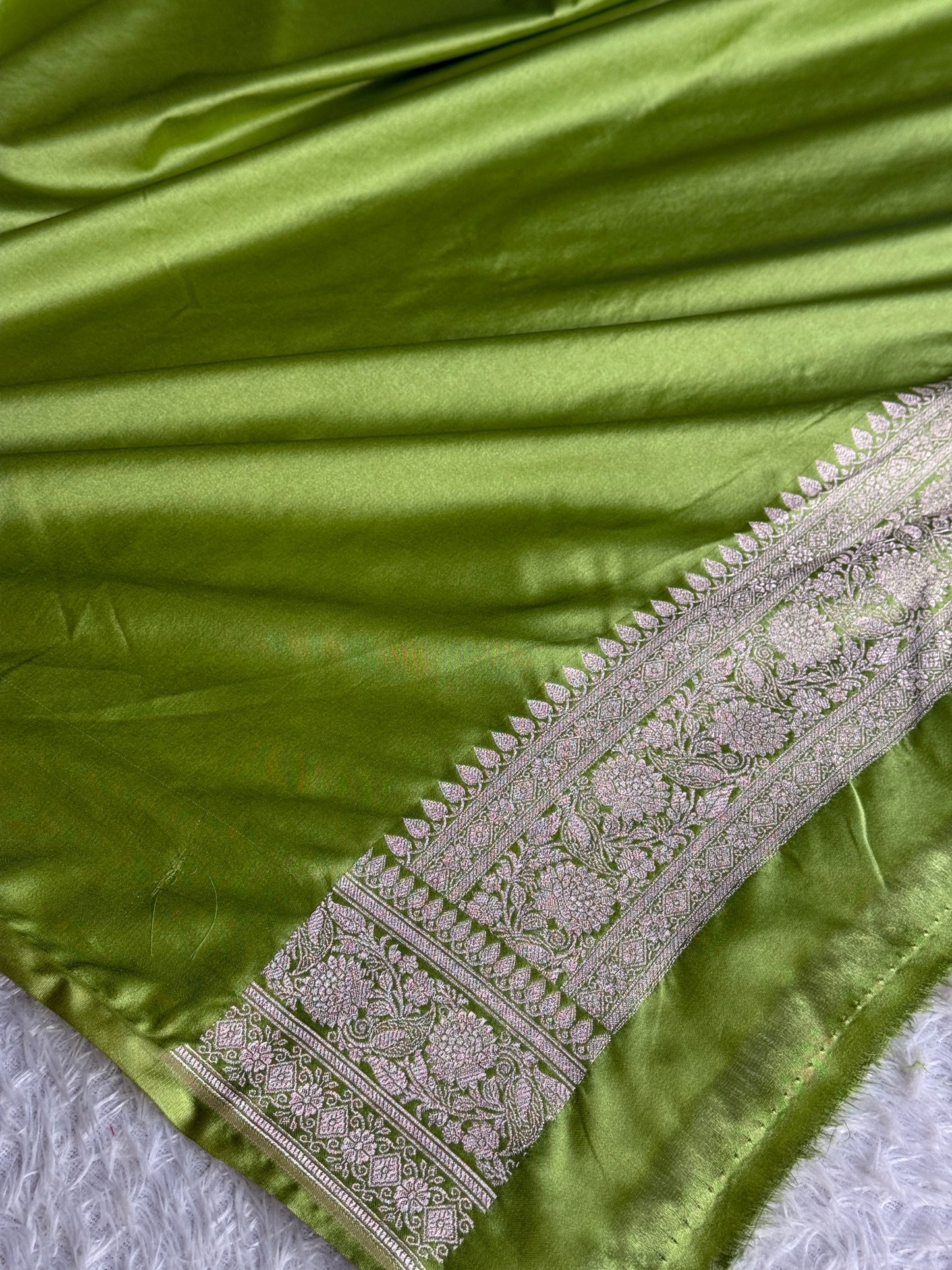 Pista green colour premium Banarasi Mashru katan silk saree MK328