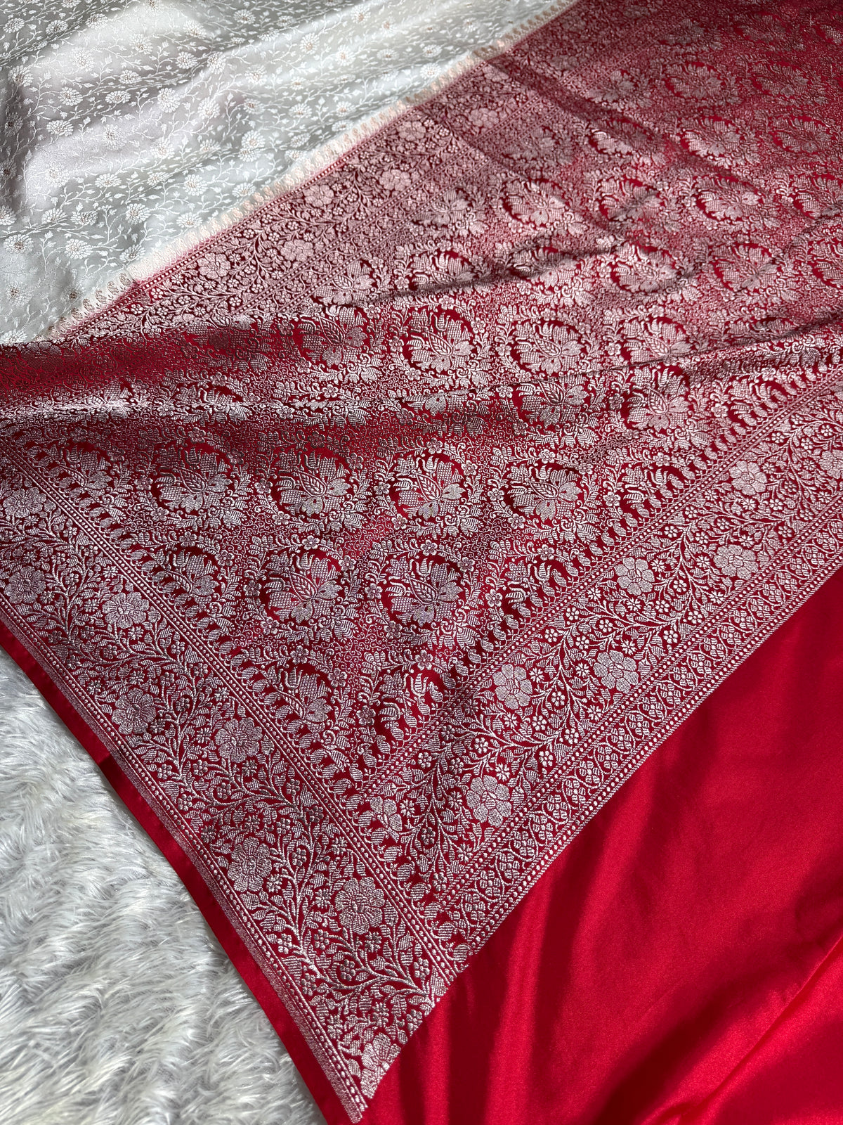 Red and off white luxury premium Banarasi Mashru katan silk saree MK248