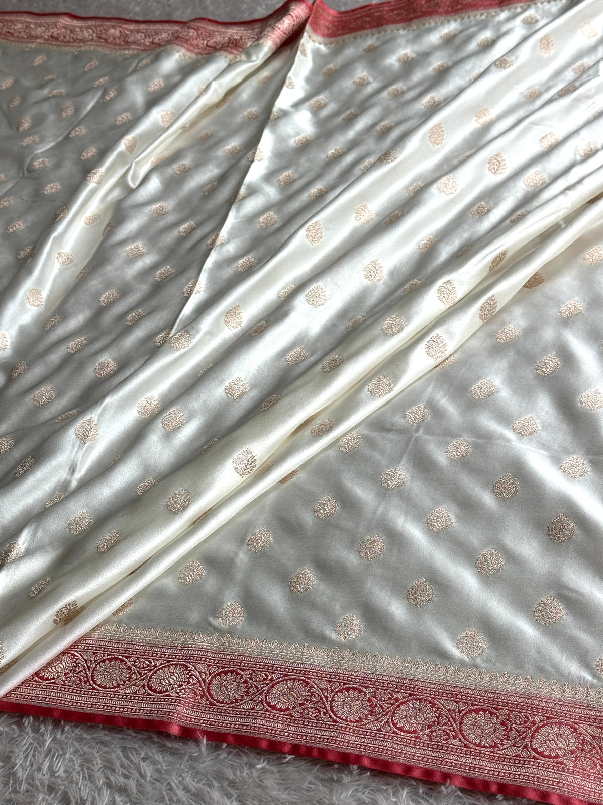 Off white with peach colour premium Banarasi Mashru katan silk saree MK290