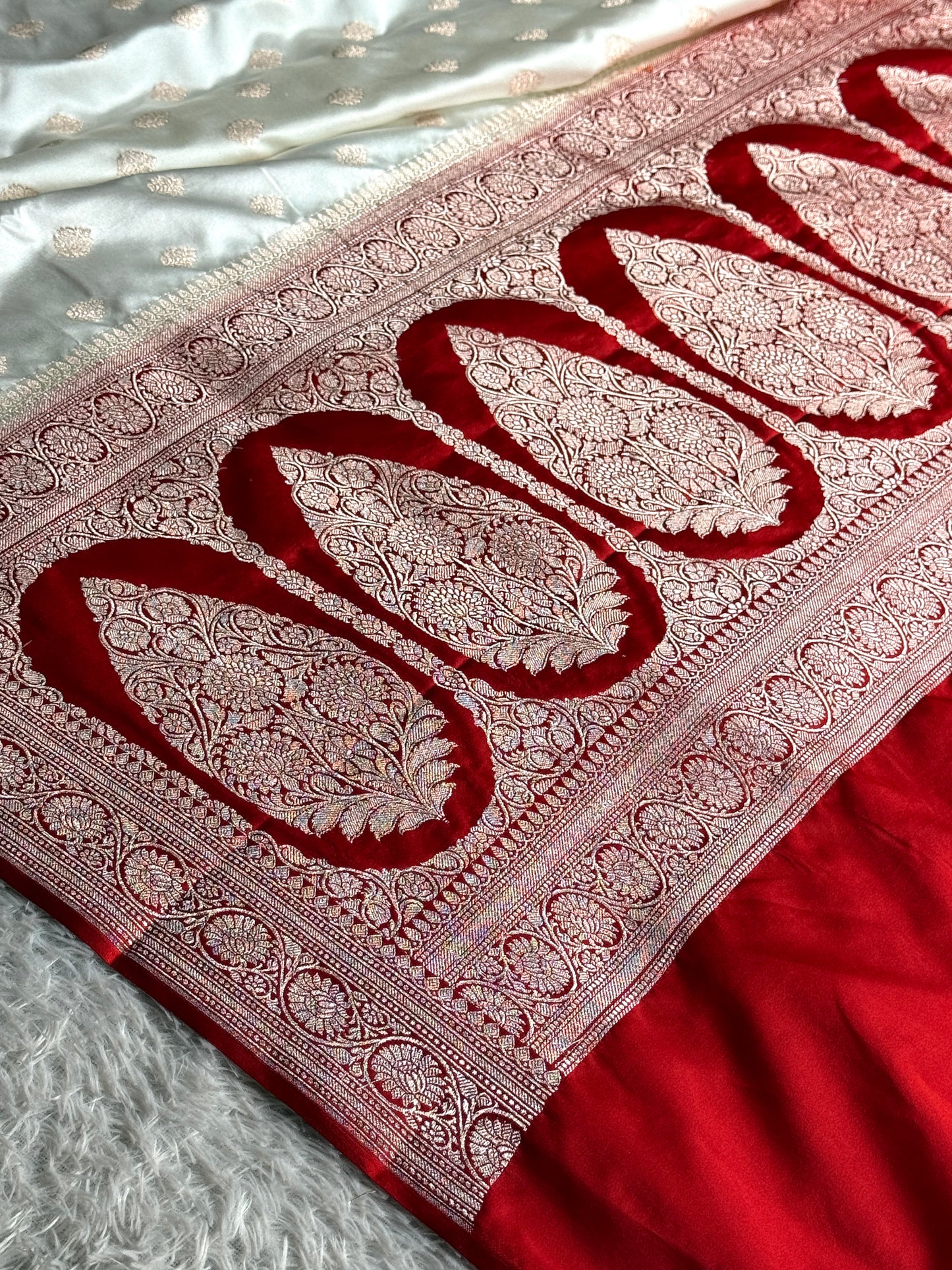 Off white with red premium Banarasi Mashru katan silk saree MK290